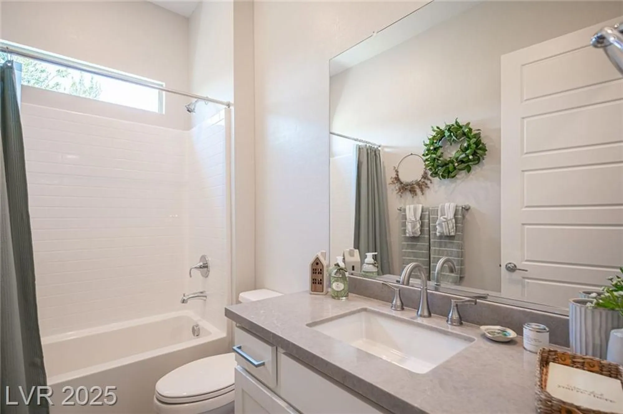 Property Slideshow image 33 of 92 | 936 mayfield manor ln, Las Vegas, NV, 89138