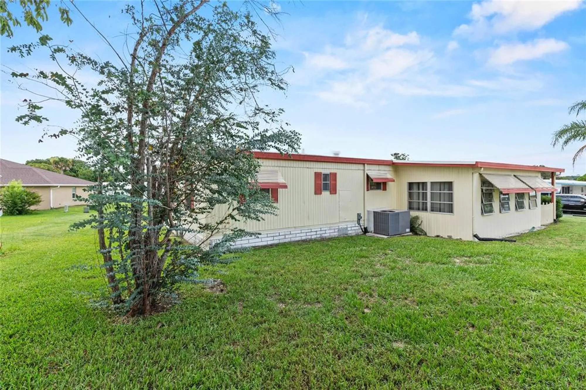 Property Slideshow image 25 of 27 | 805 royal palm ave, The Villages, FL, 32159