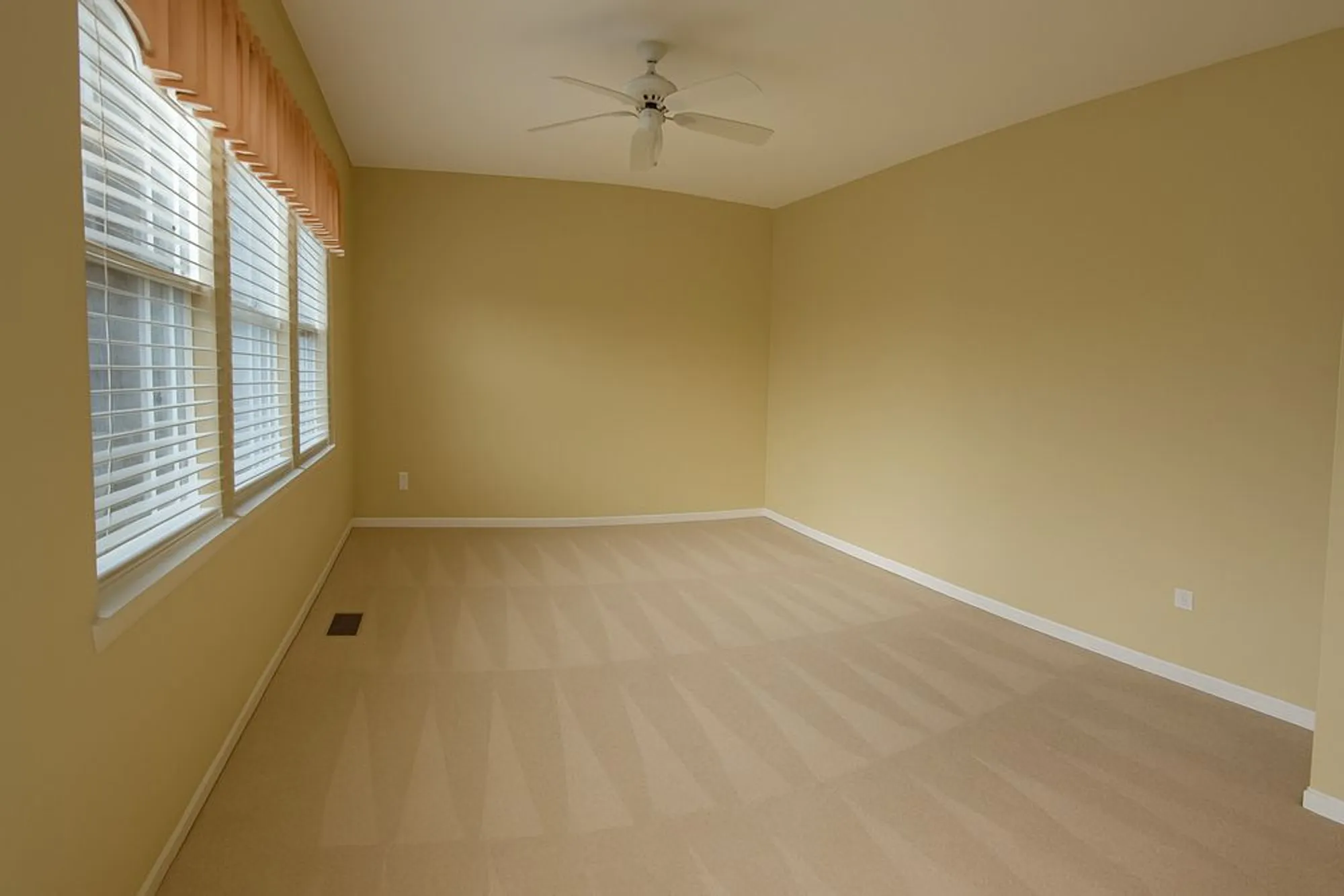 Property Slideshow image 9 of 24 | 21546 victory lake way, Crest Hill, IL, 60403