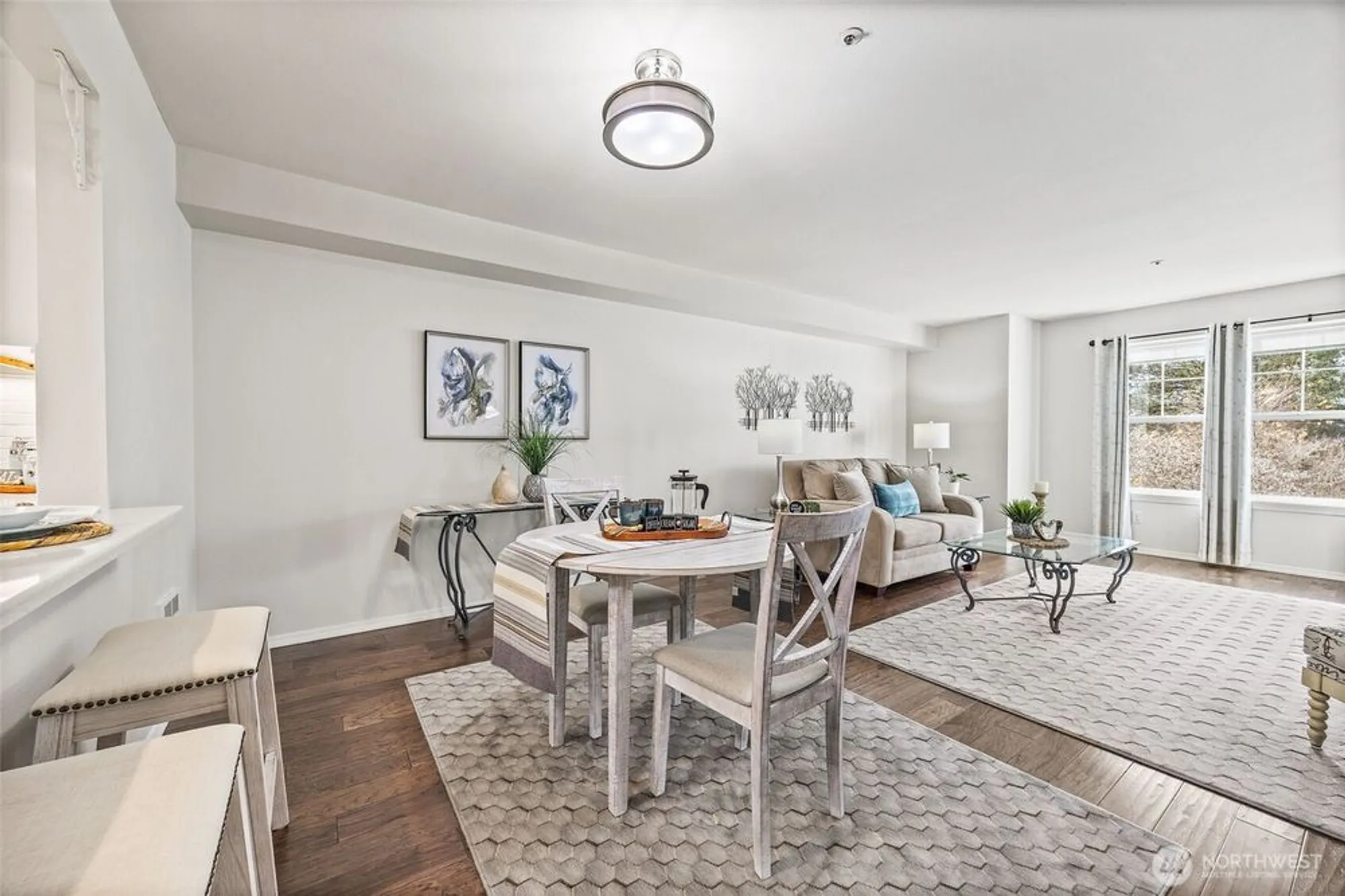 Property Slideshow image 10 of 40 | 4081 224th ln 210, Issaquah, WA, 98029