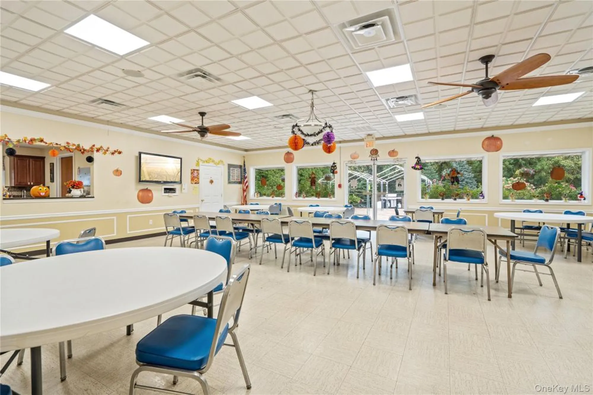 Property Slideshow image 22 of 29 | 53 freedom ln, Coram, NY, 11727