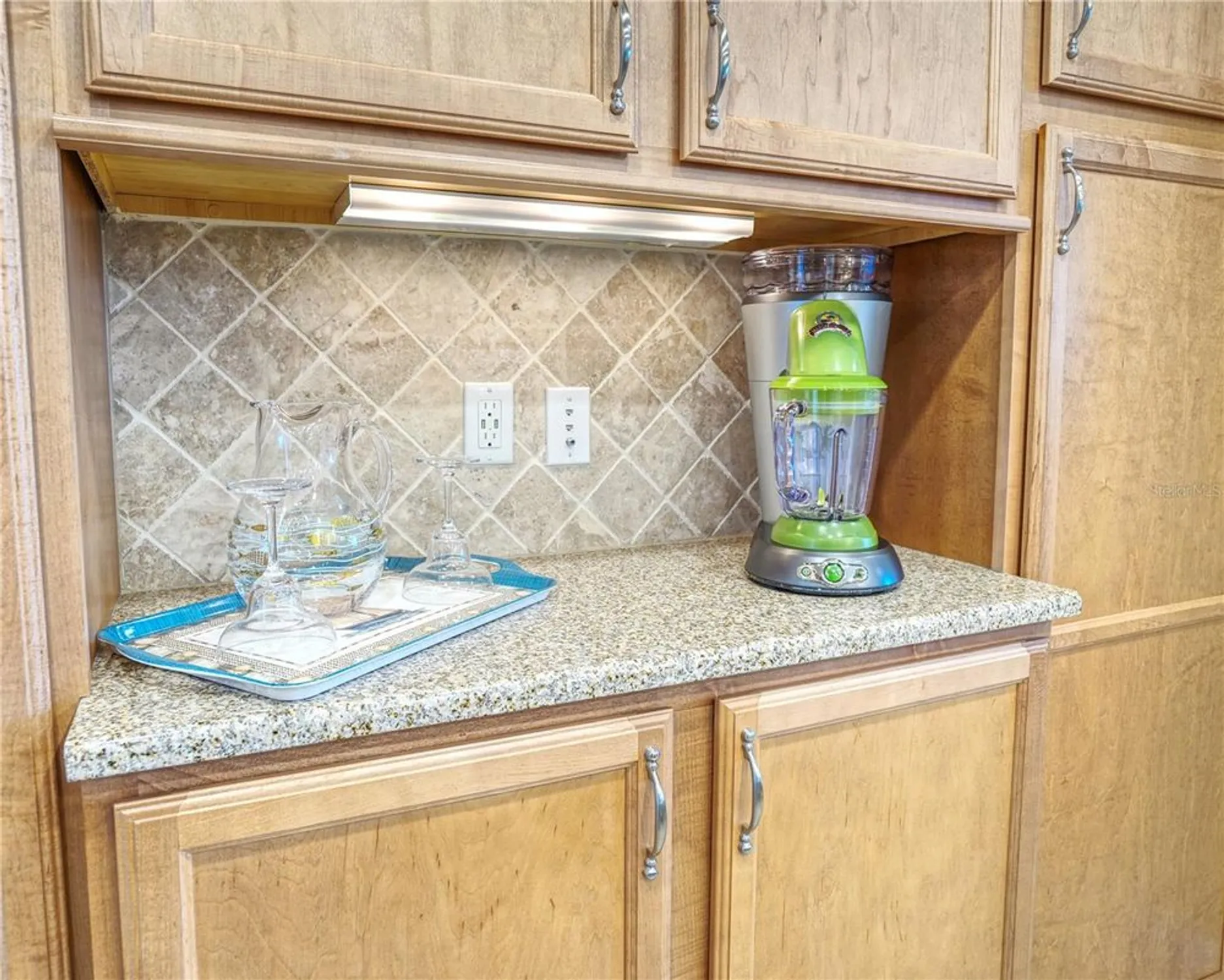 Property Slideshow image 18 of 47 | 392 aruba cir unit 102, Bradenton, FL, 34209