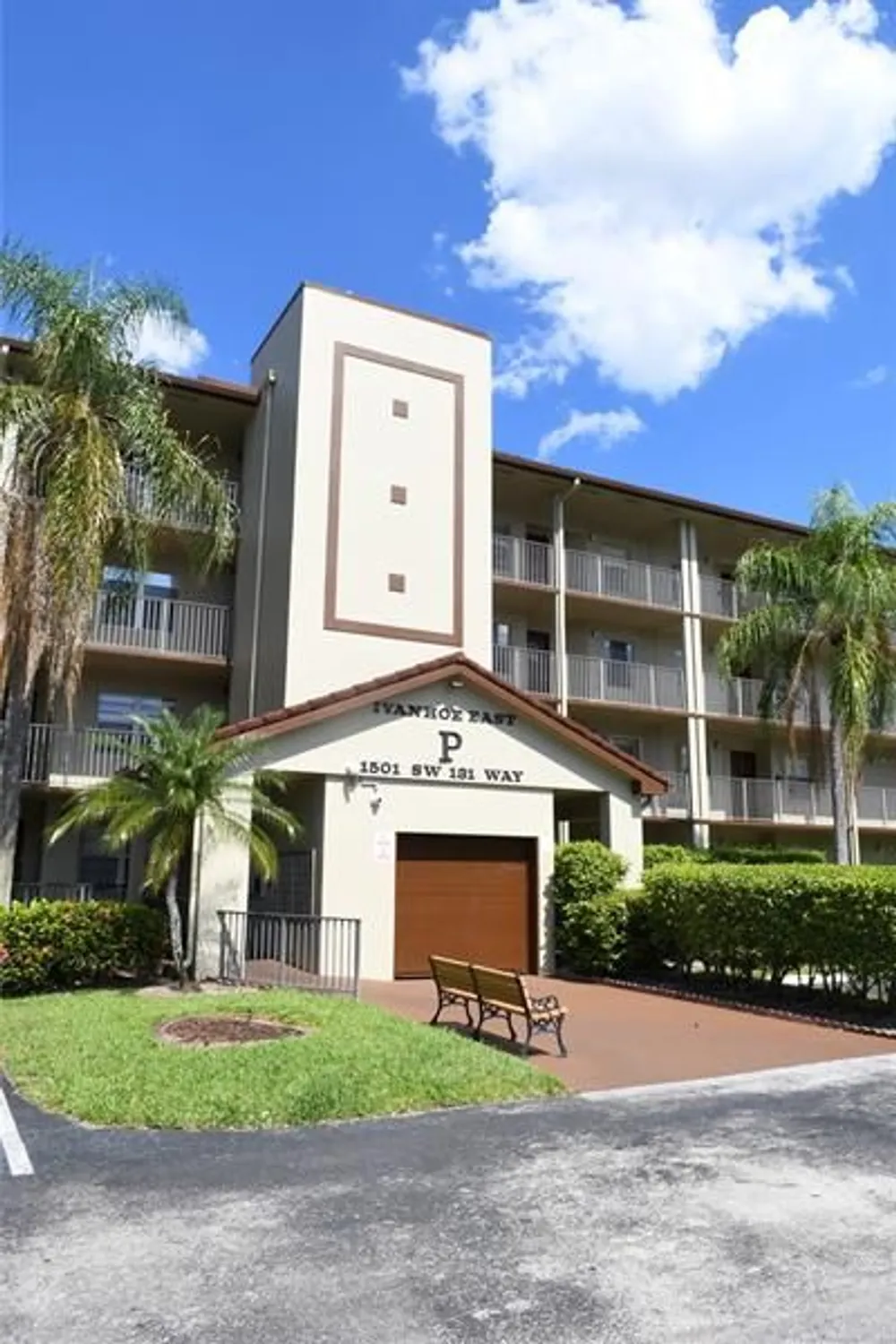 Property Slideshow image 2 of 26 | 1501 sw 131st way apt 304, Pembroke Pines, FL, 33027