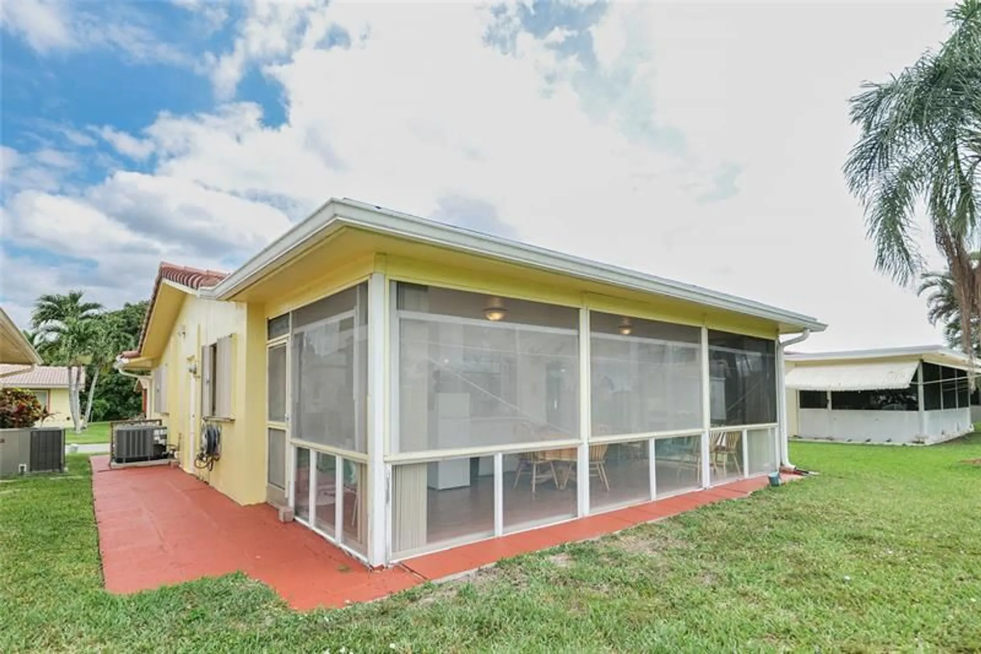 Property Slideshow image 33 of 55 | 4510 nw 45th ct, Tamarac, FL, 33319