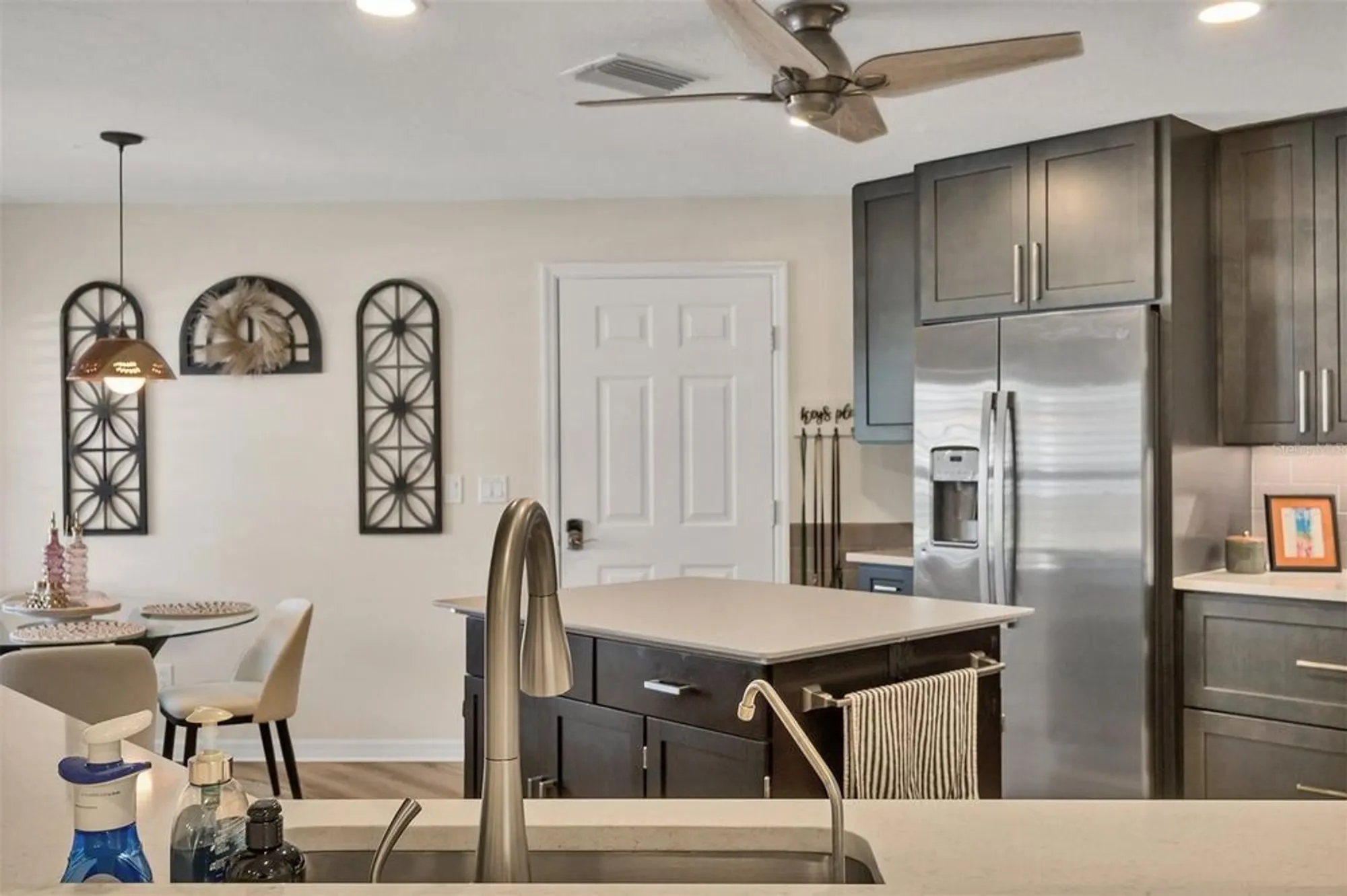 Property Slideshow image 13 of 66 | 1719 starling dr # 1719, Sarasota, FL, 34231