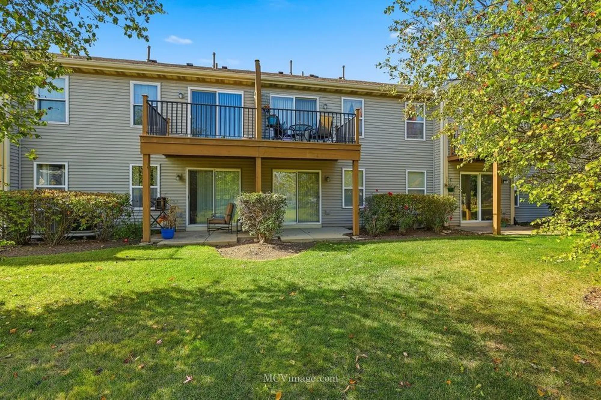 Property Slideshow image 4 of 27 | 13841 s bristlecone ln a, Plainfield, IL, 60544