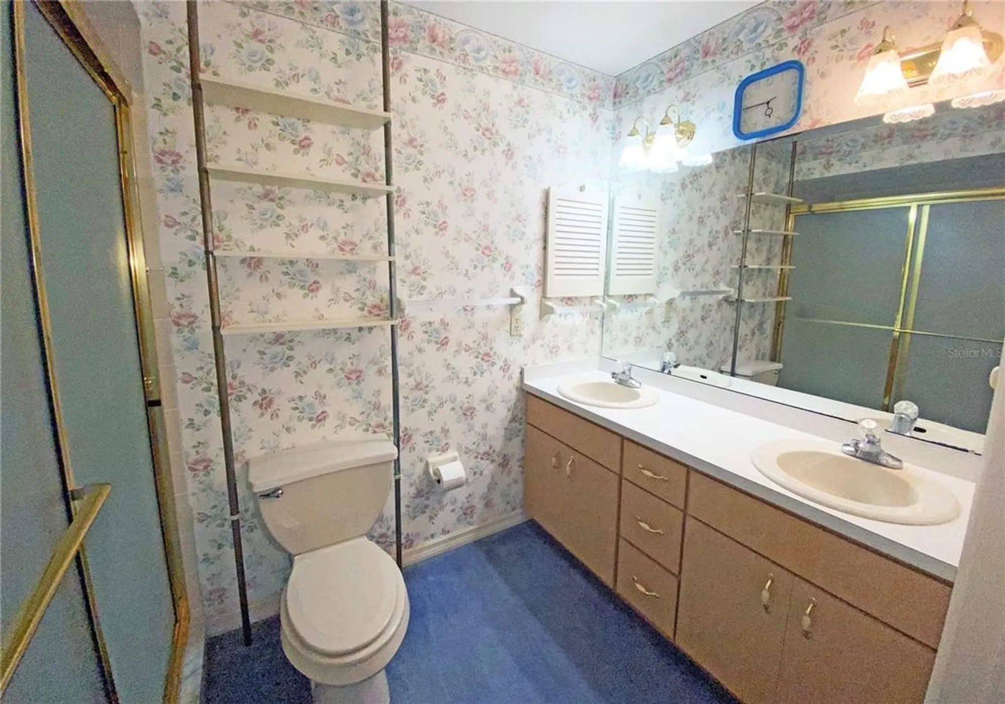 Property Slideshow image 10 of 13 | 1518 oakview cir, Winter Haven, FL, 33880