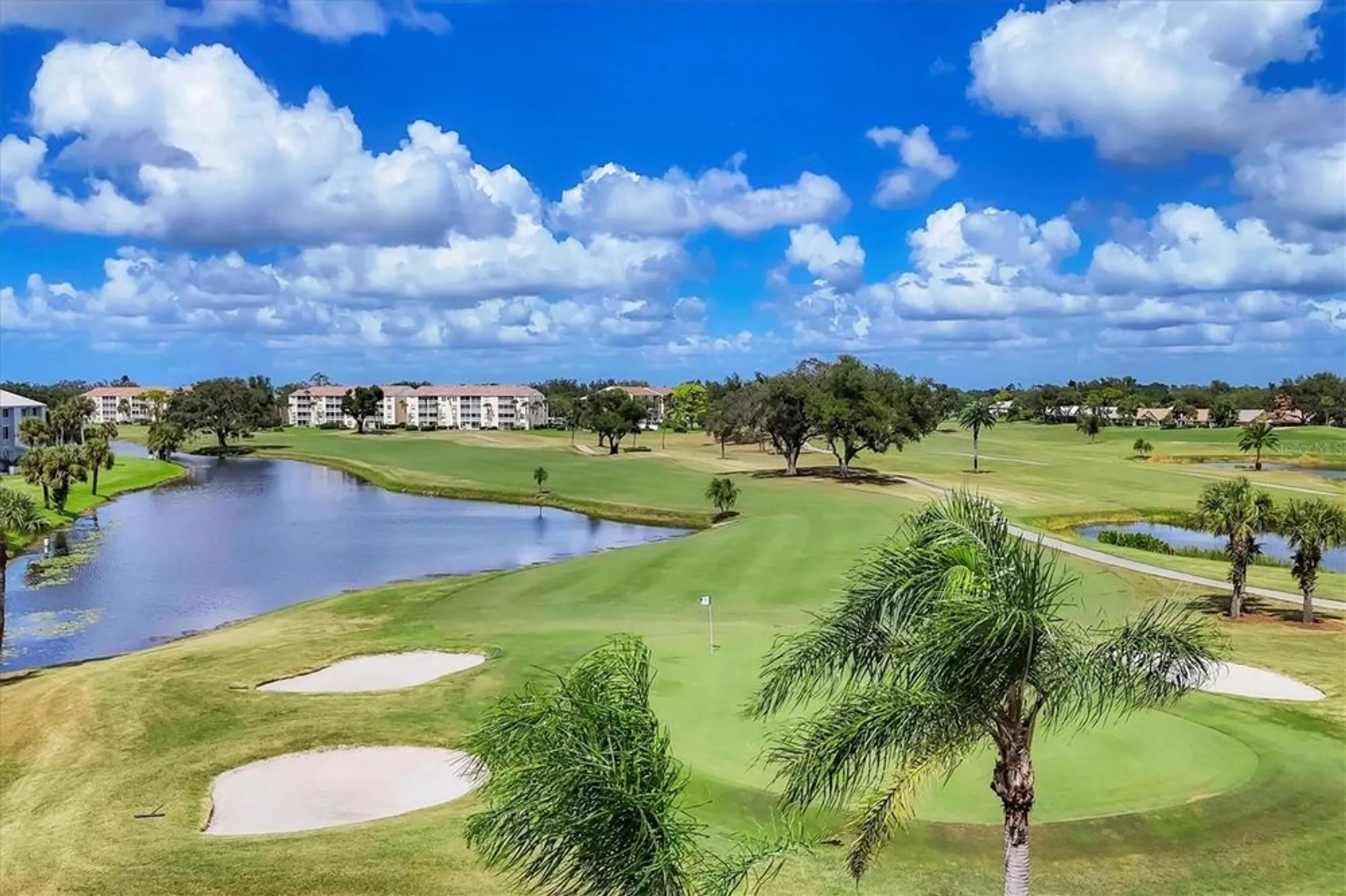 Property Slideshow image 38 of 61 | 408 cerromar cir 331, Venice, FL, 34293