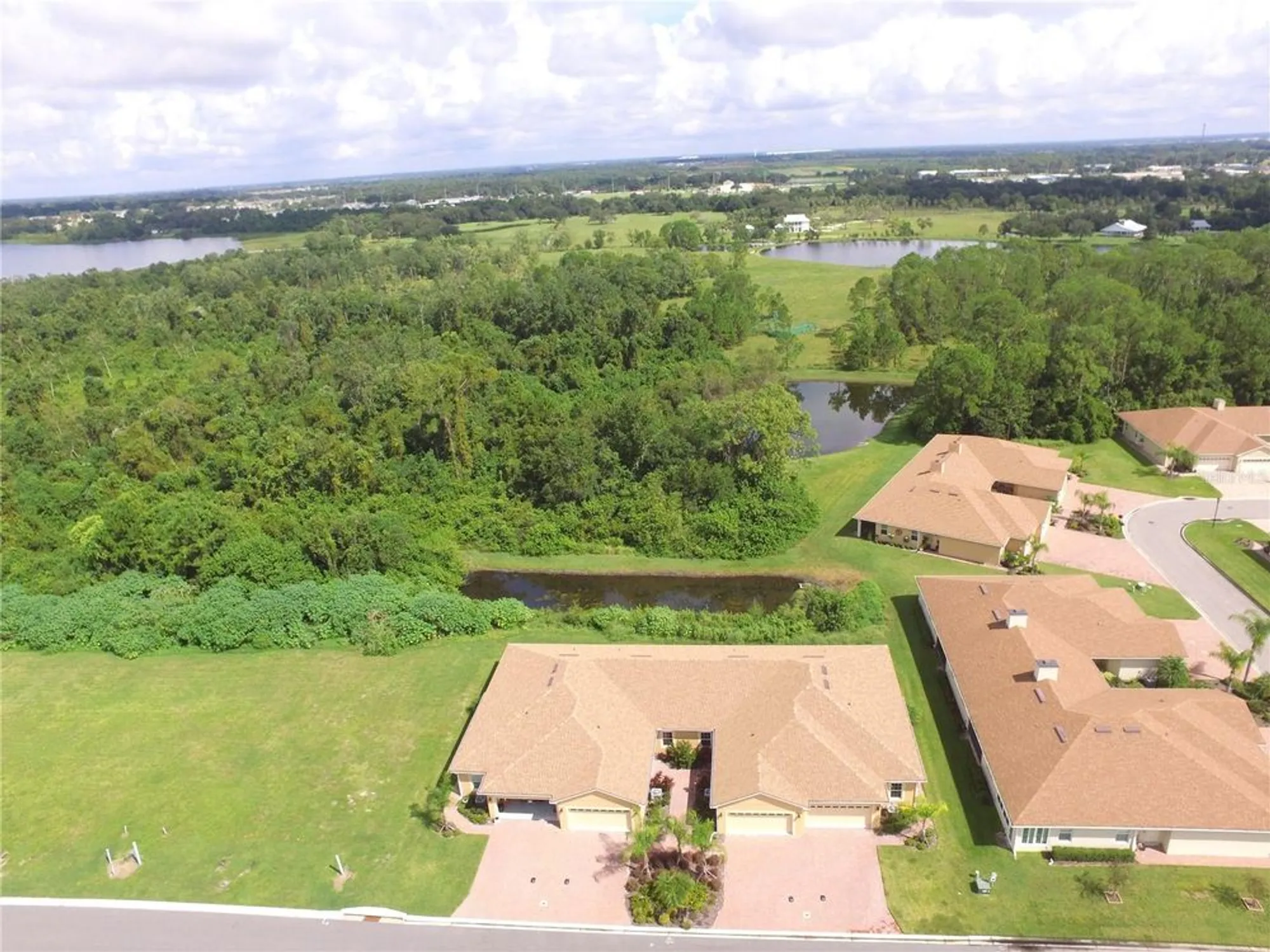 Property Slideshow image 31 of 73 | 1709 linz ct, Winter Haven, FL, 33884
