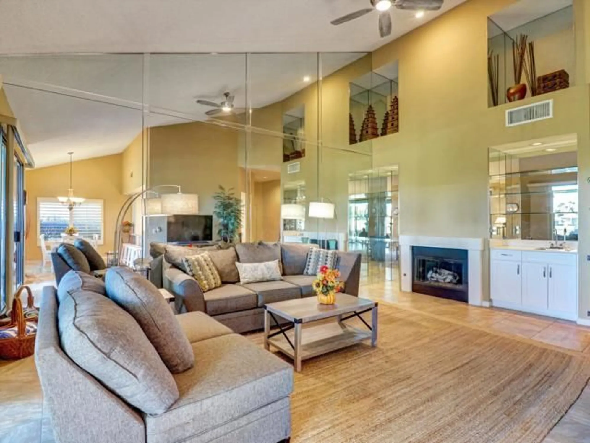 Property Slideshow image 10 of 24 | 54671 inverness way, La Quinta, CA, 92253
