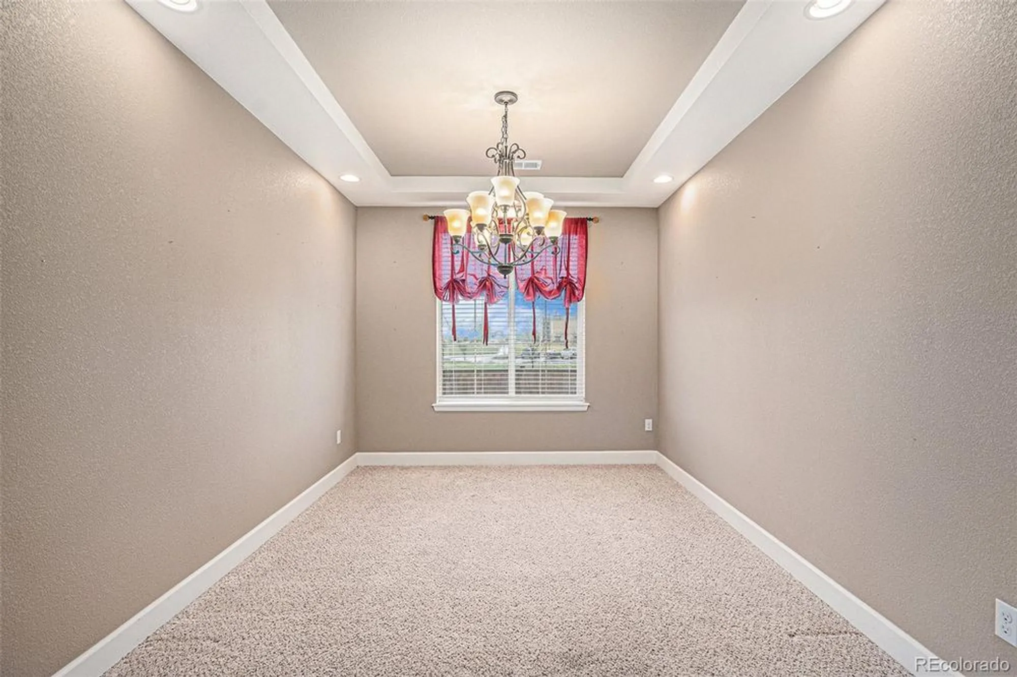 Property Slideshow image 7 of 28 | 5521 ensenada st, Denver, CO, 80249