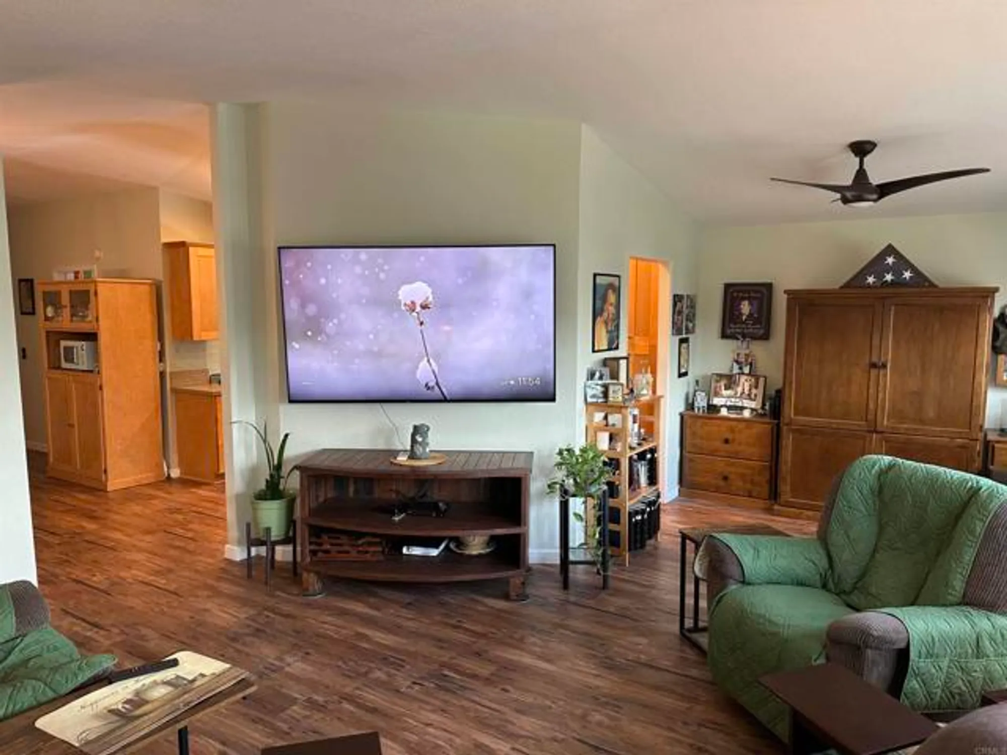 Property Slideshow image 11 of 38 | 1479 puritan dr, Oceanside, CA, 92057