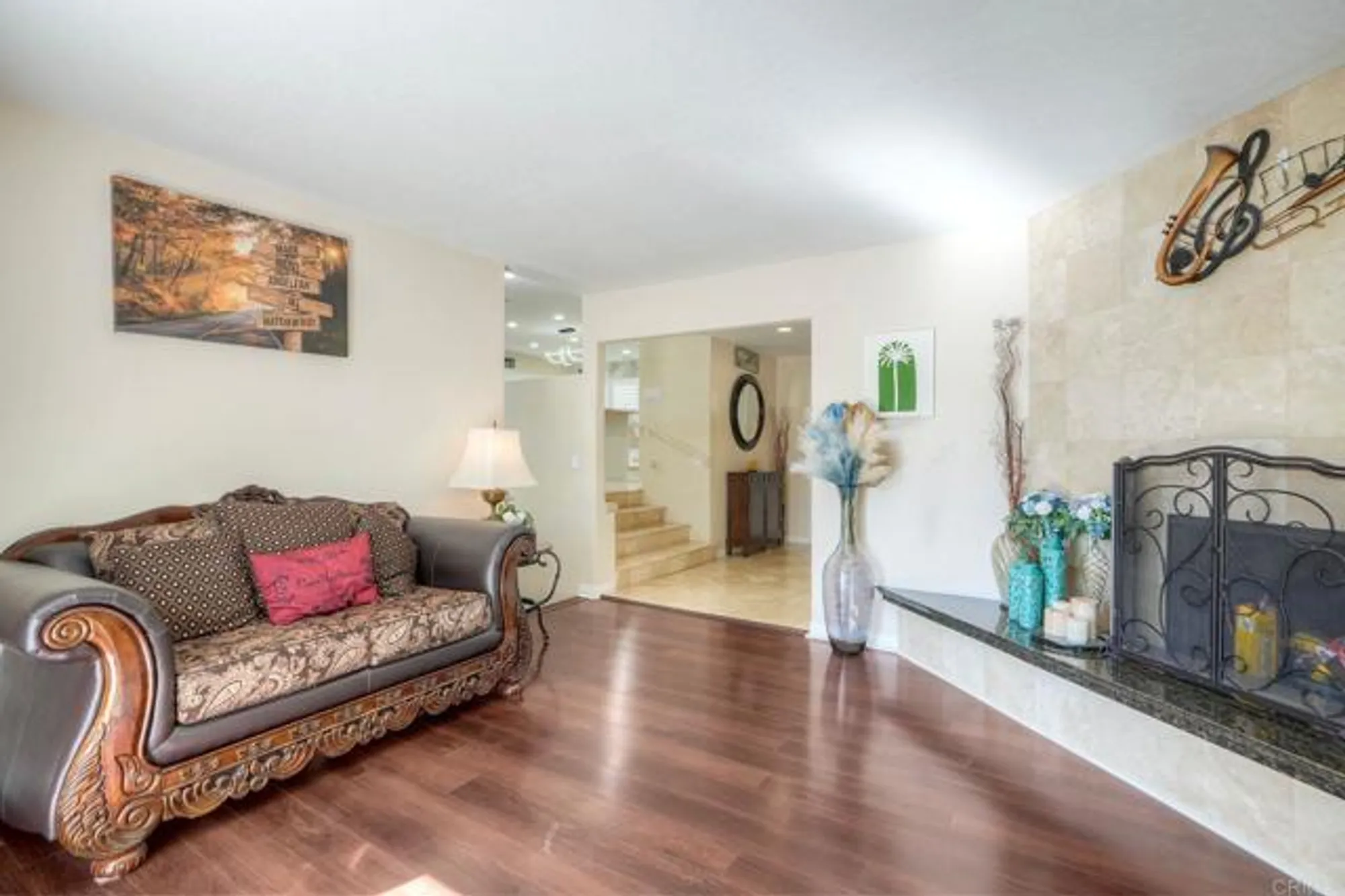 Property Slideshow image 14 of 46 | 10629 meadow glen way, Escondido, CA, 92026