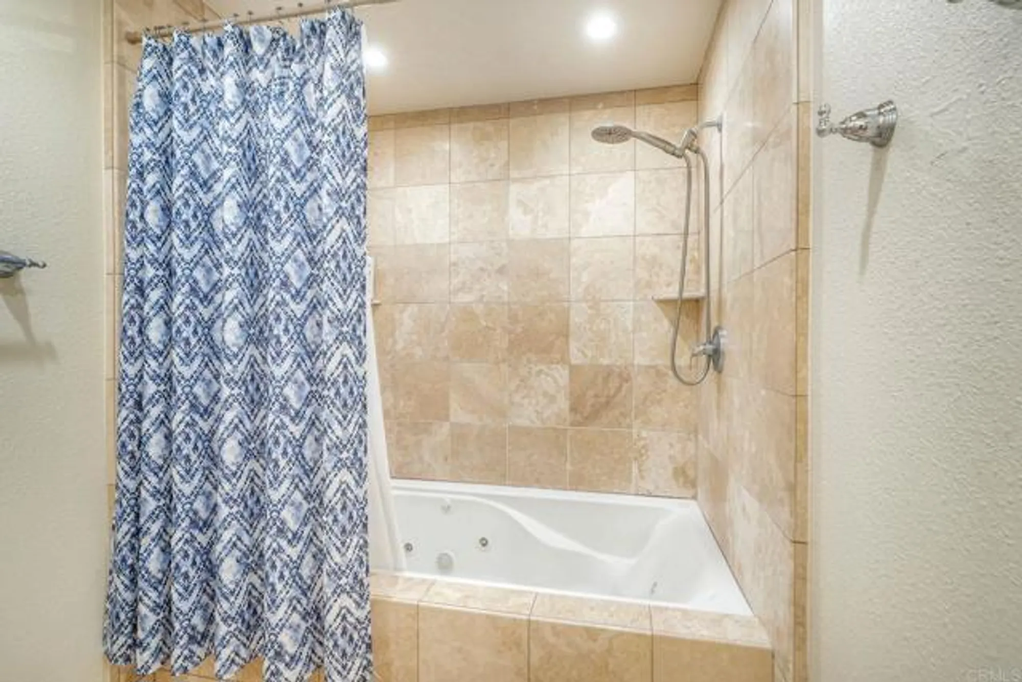 Property Slideshow image 28 of 46 | 10629 meadow glen way, Escondido, CA, 92026