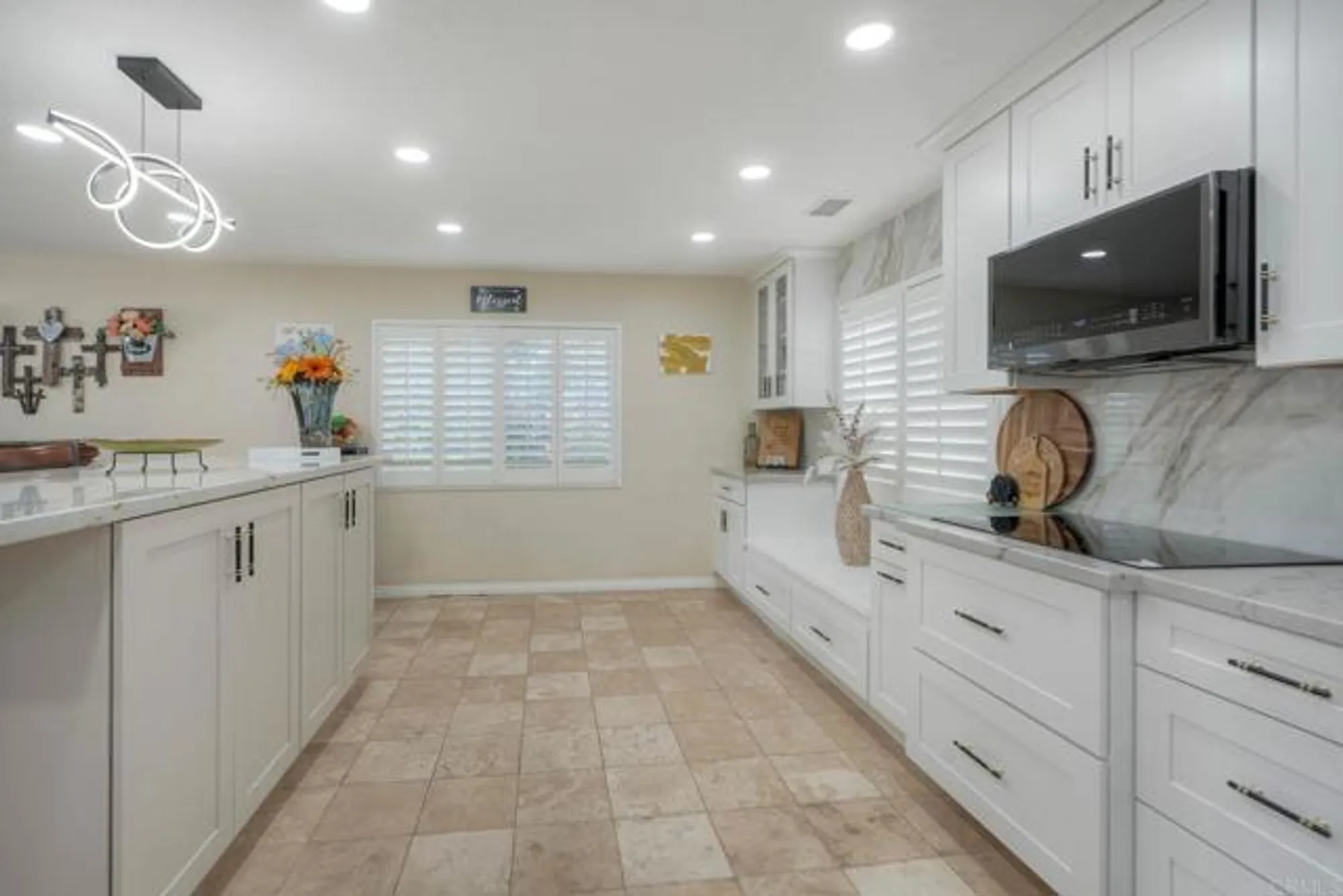 Property Slideshow image 20 of 46 | 10629 meadow glen way, Escondido, CA, 92026