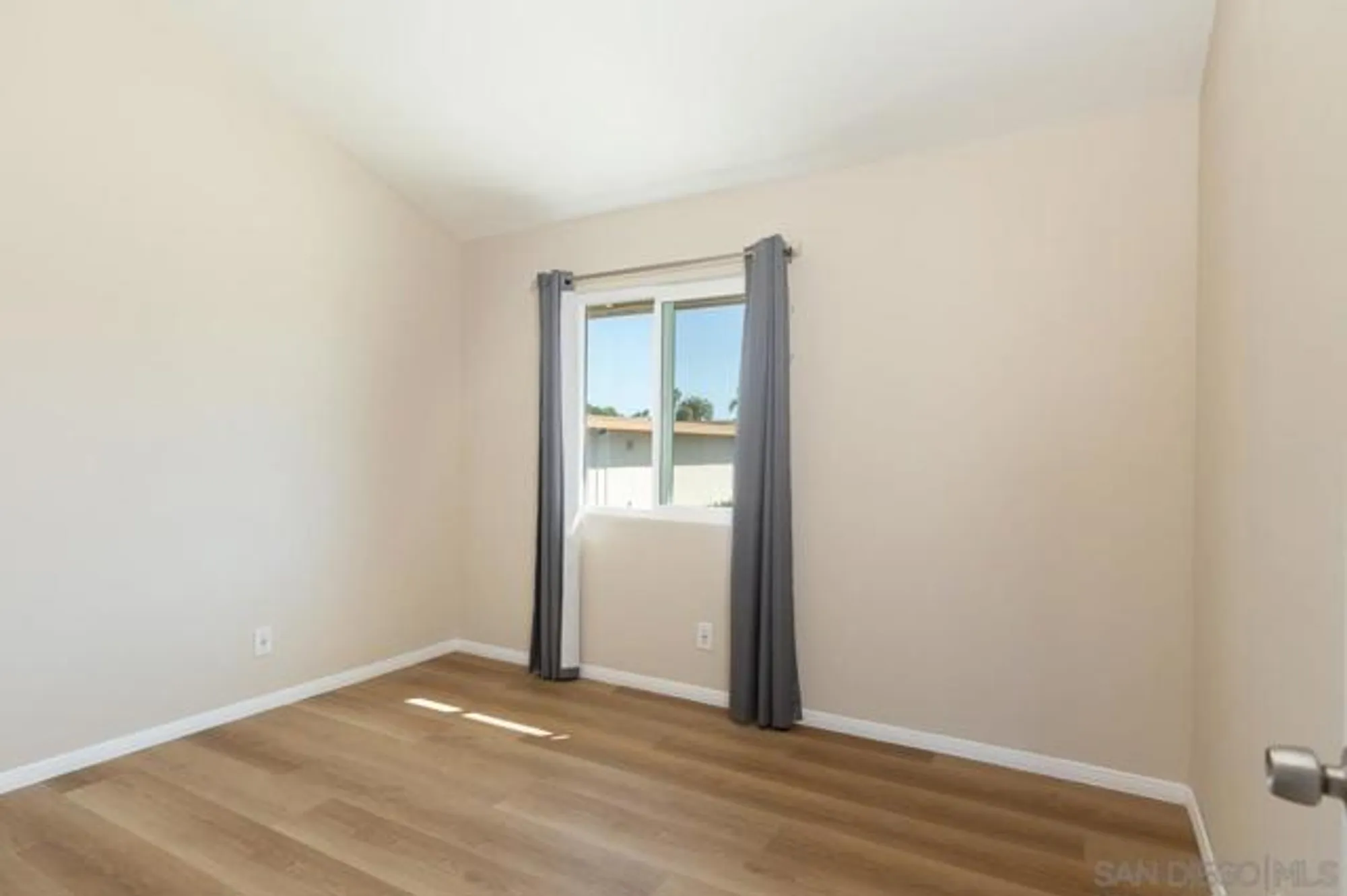 Property Slideshow image 15 of 22 | 3660 vista campana n unit 33, Oceanside, CA, 92057