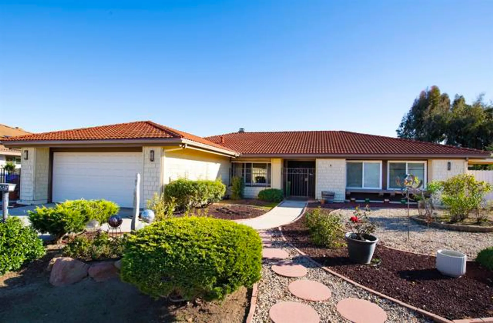 Property Slideshow image 1 of 26 | 12615 senda acantilada, San Diego, CA, 92128