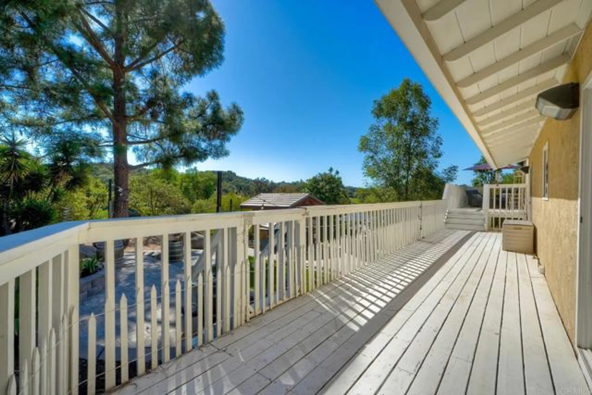 Property Slideshow image 31 of 46 | 10629 meadow glen way, Escondido, CA, 92026