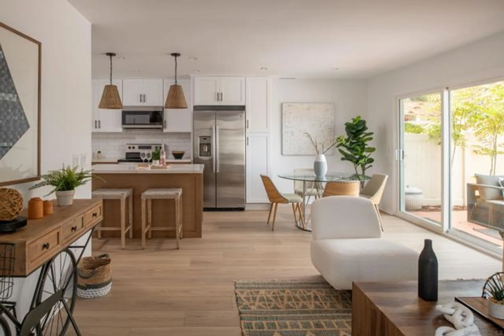 Property Slideshow image 7 of 36 | 1829 forestdale dr, Encinitas, CA, 92024