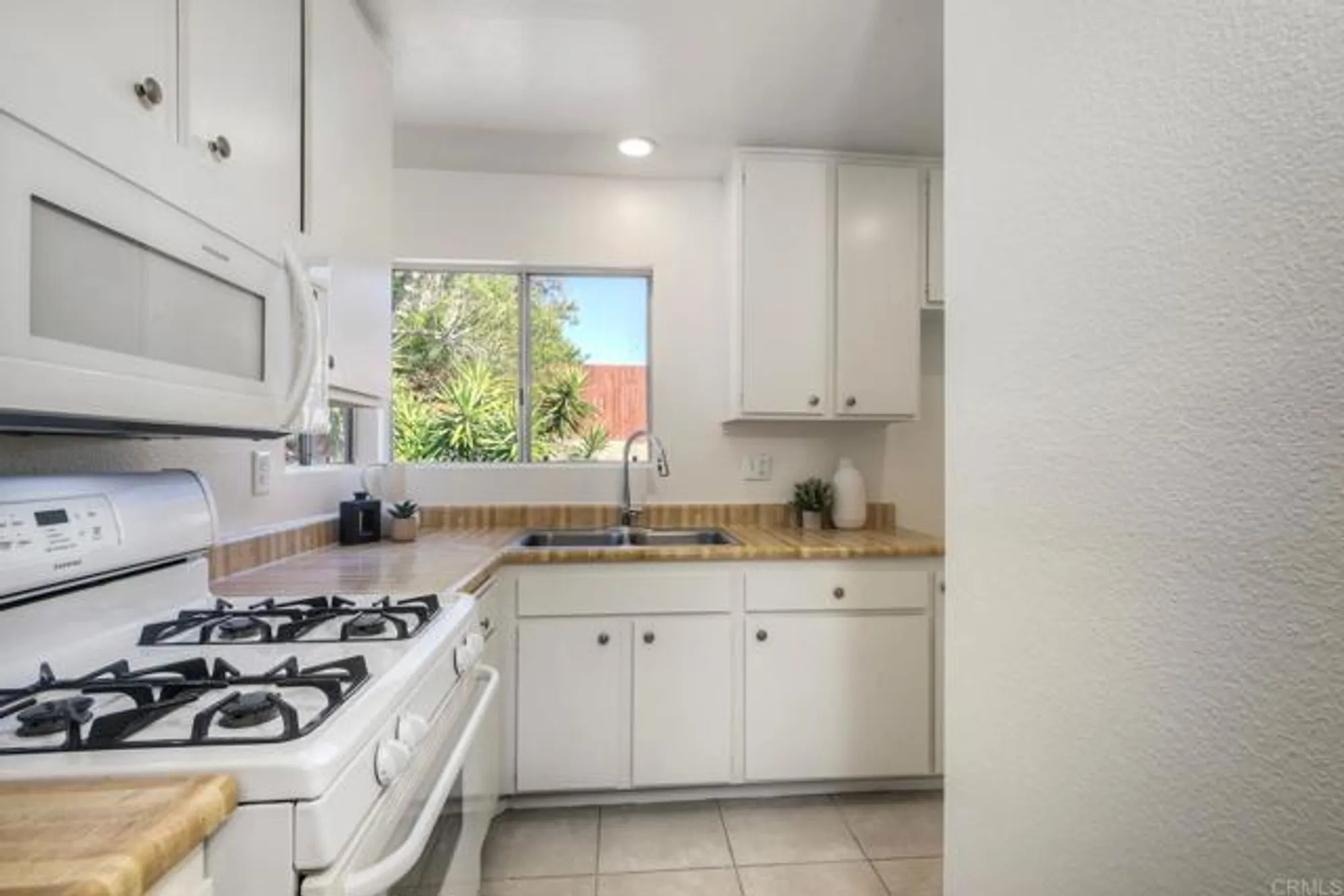 Property Slideshow image 10 of 31 | 4564 quailridge dr, Oceanside, CA, 92056