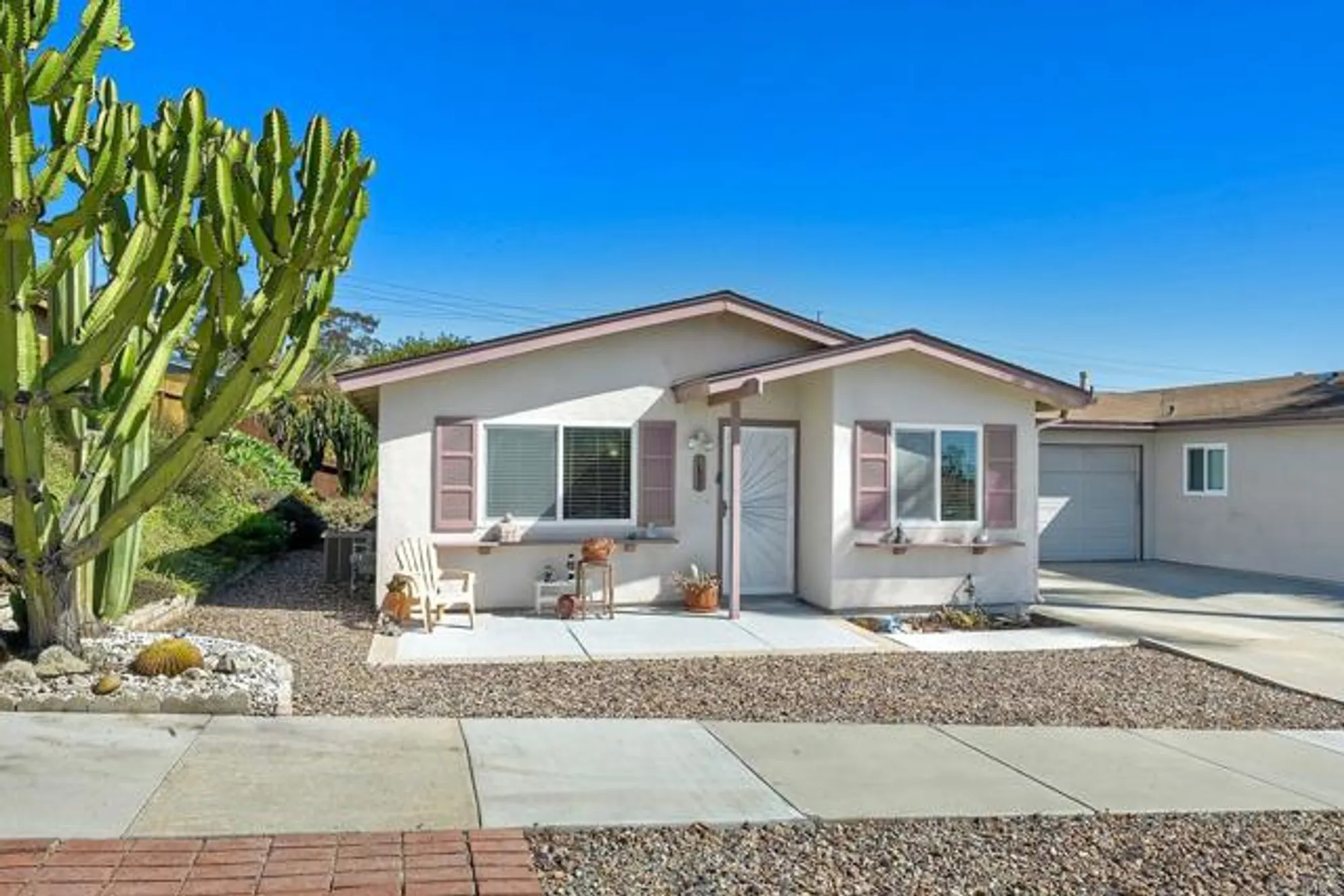 Property Slideshow image 2 of 27 | 3711 mira pacific dr, Oceanside, CA, 92056