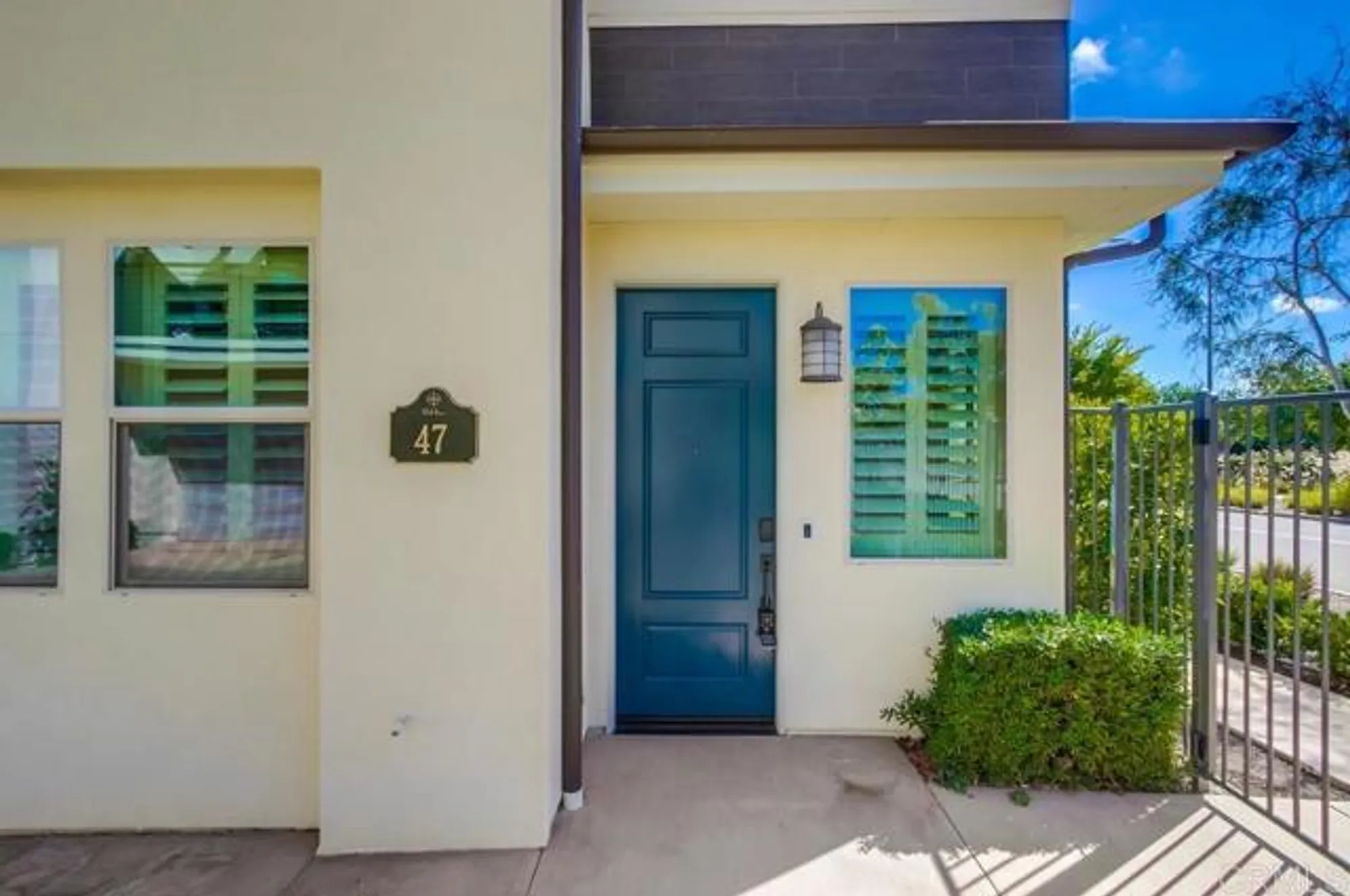 Property Slideshow image 4 of 40 | 16750 coyote bush dr 47, San Diego, CA, 92127
