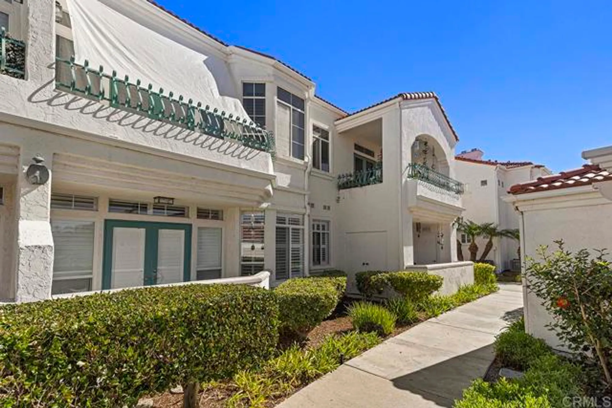 Property Slideshow image 1 of 39 | 3335 genoa way 111, Oceanside, CA, 92056