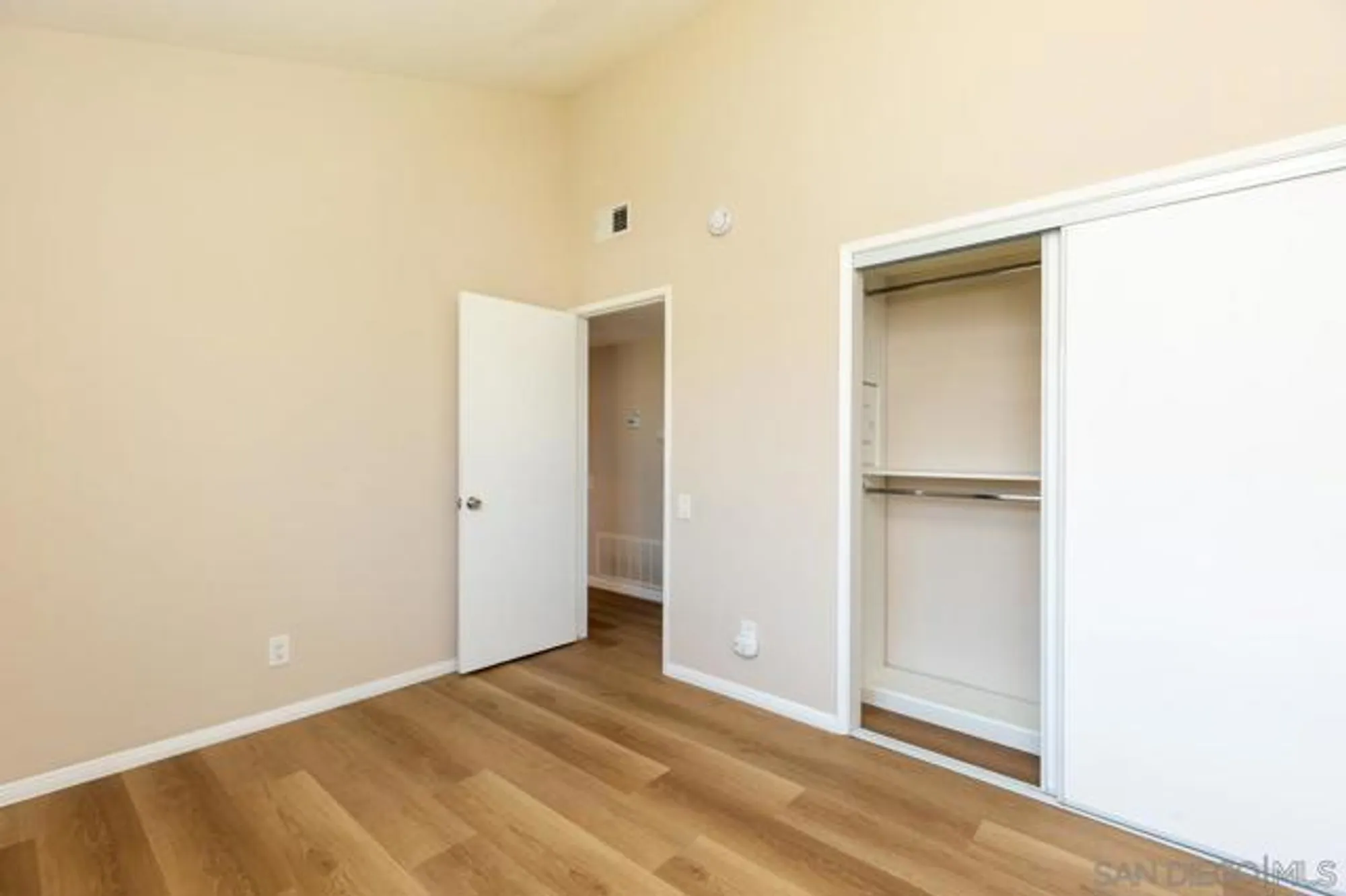 Property Slideshow image 14 of 22 | 3660 vista campana n unit 33, Oceanside, CA, 92057