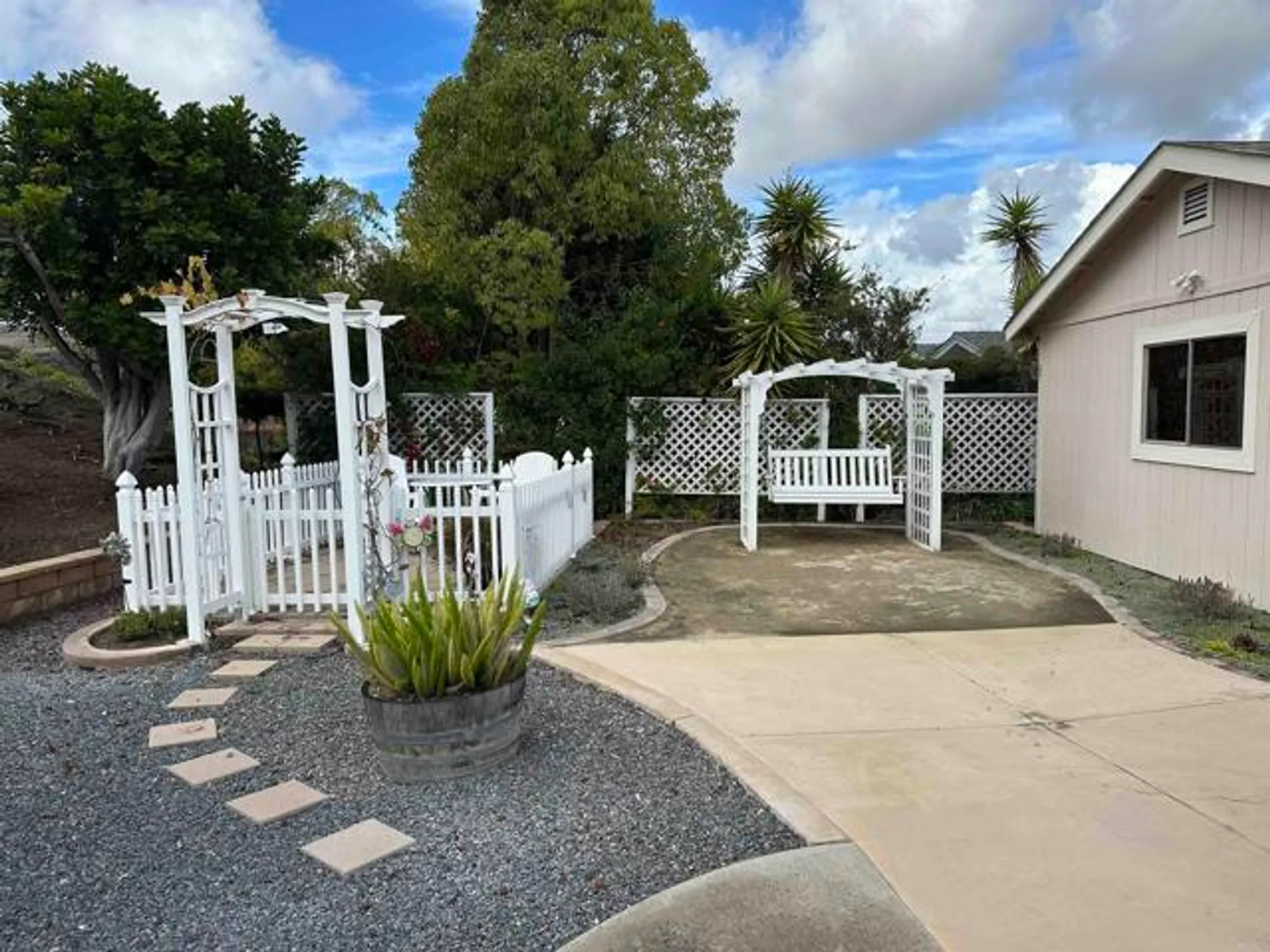 Property Slideshow image 24 of 38 | 1479 puritan dr, Oceanside, CA, 92057