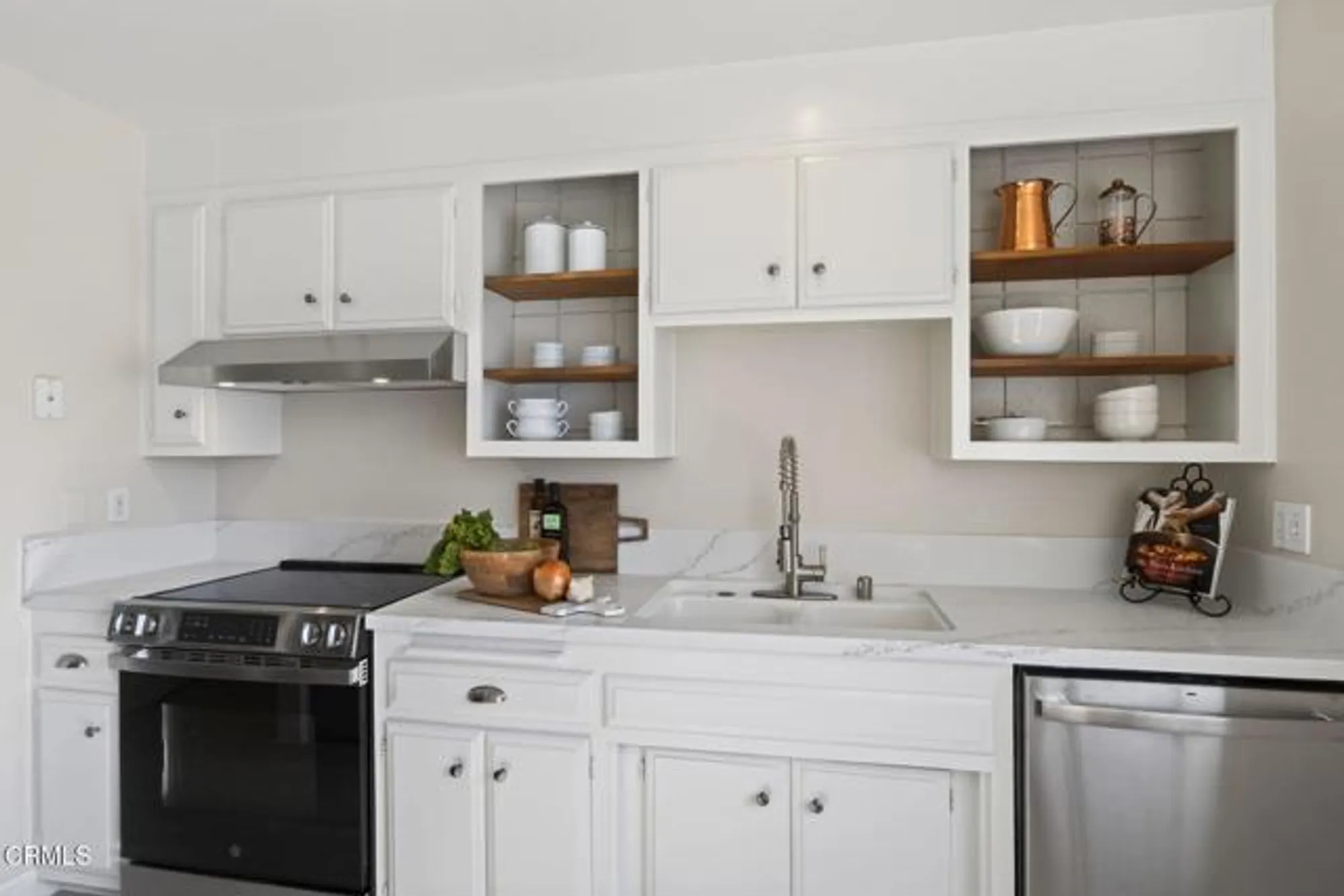 Property Slideshow image 16 of 60 | 135 e fiesta grn, Port Hueneme, CA, 93041