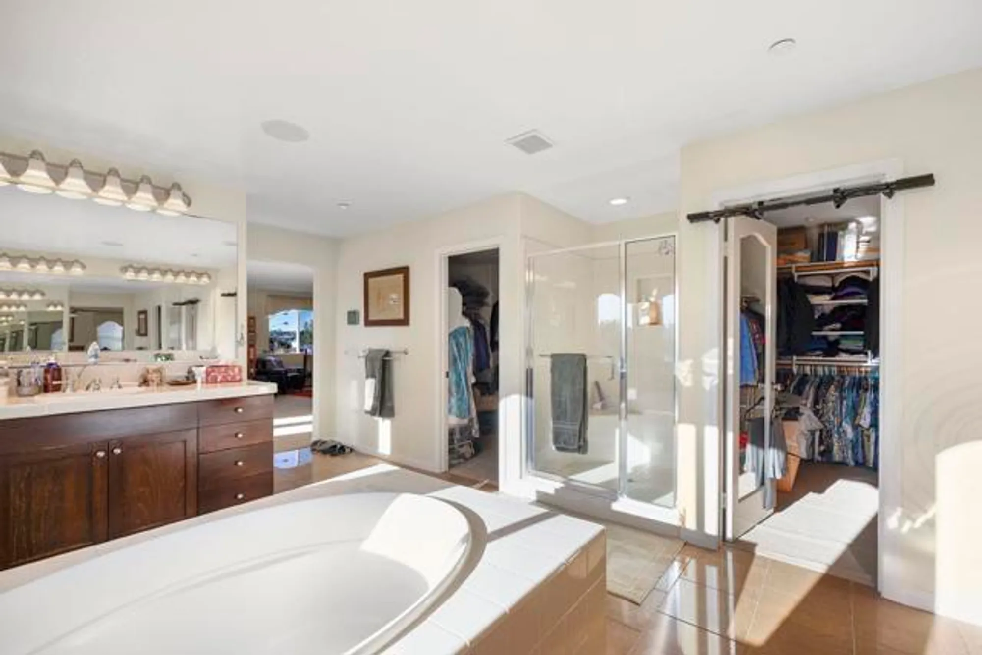 Property Slideshow image 18 of 34 | 10353 pinion trl, Escondido, CA, 92026