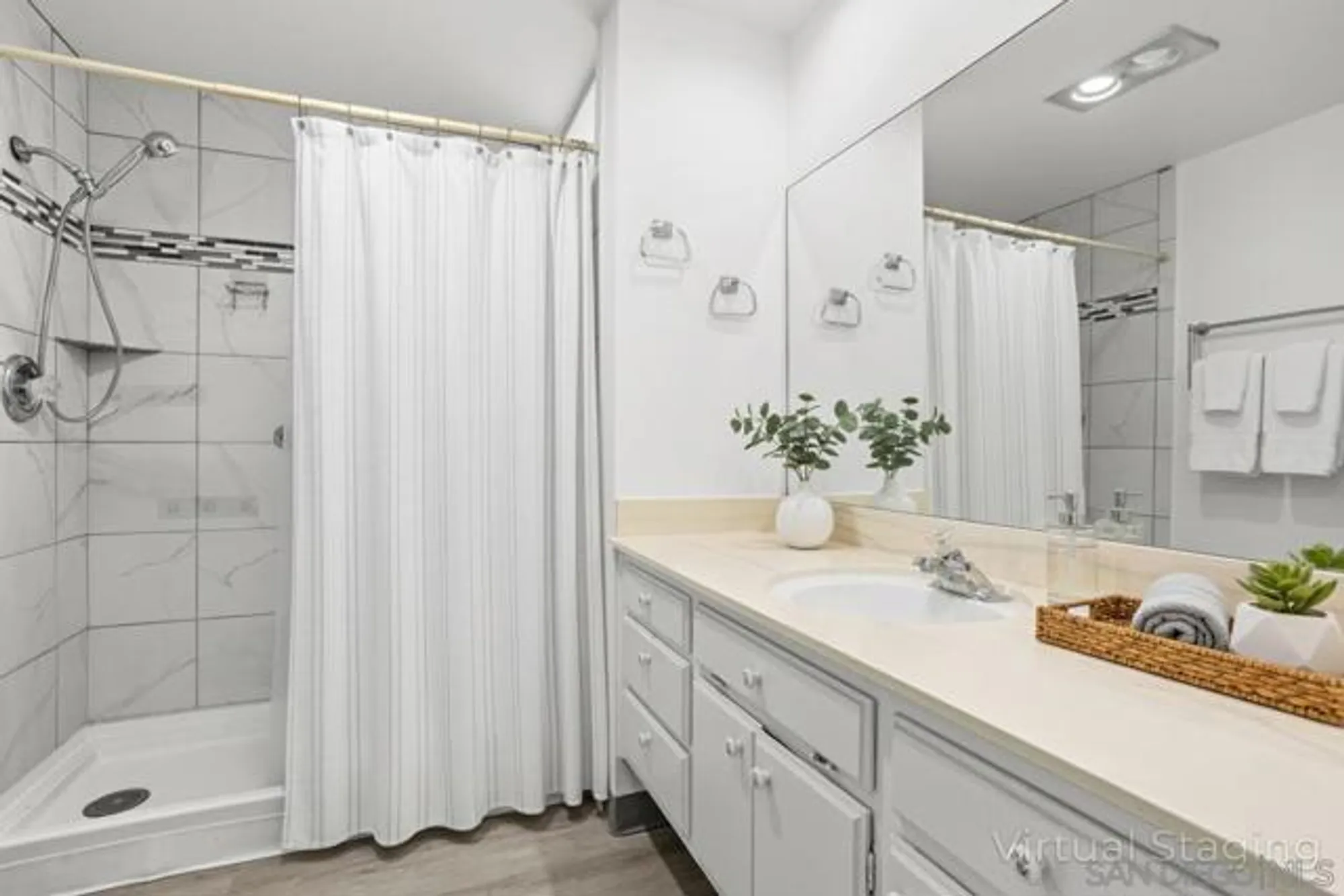 Property Slideshow image 7 of 20 | 3760 vista campana 48, Oceanside, CA, 92057