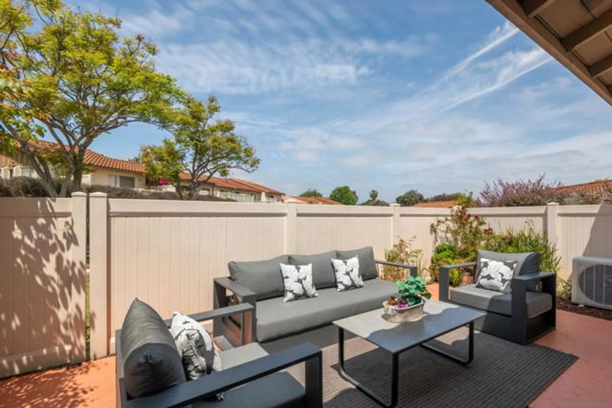 Property Slideshow image 12 of 36 | 1829 forestdale dr, Encinitas, CA, 92024