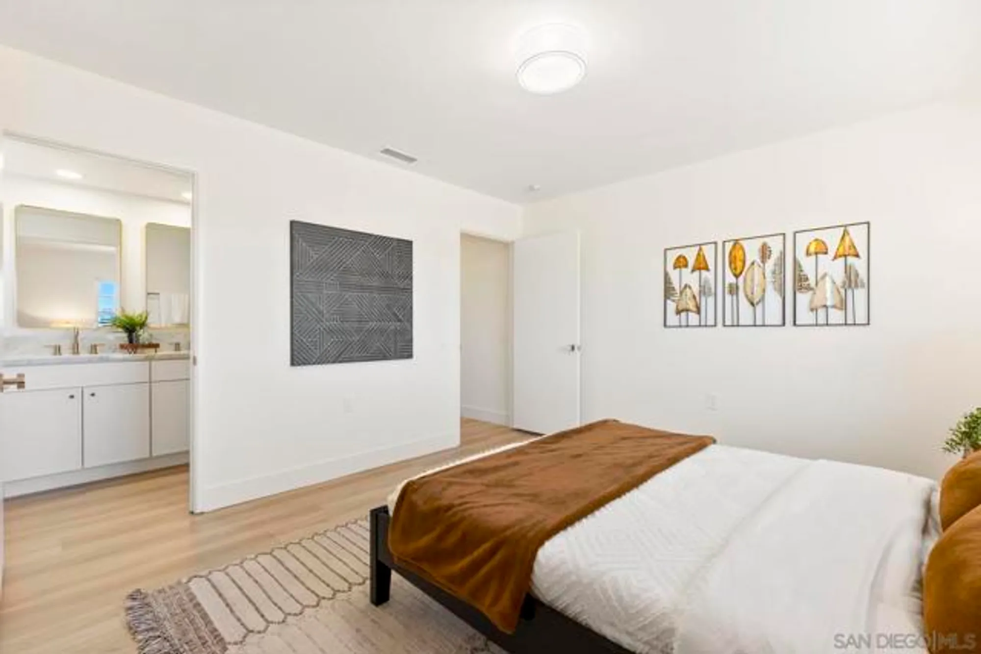 Property Slideshow image 22 of 34 | 12494 senda rd, San Diego, CA, 92128