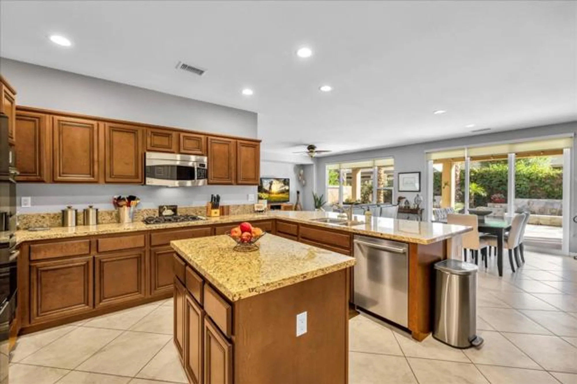 Property Slideshow image 13 of 69 | 81485 golden poppy way, La Quinta, CA, 92253