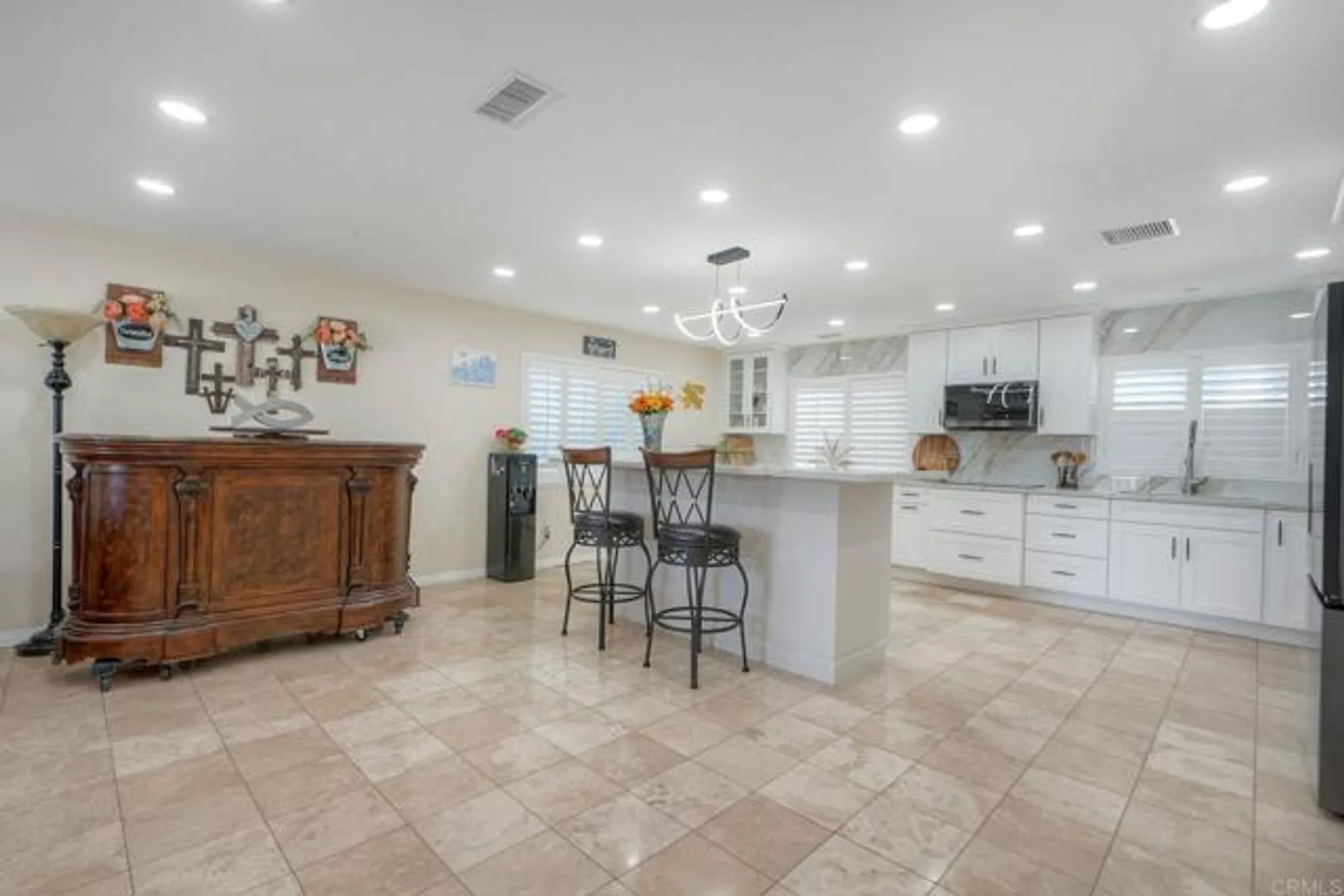Property Slideshow image 16 of 46 | 10629 meadow glen way, Escondido, CA, 92026