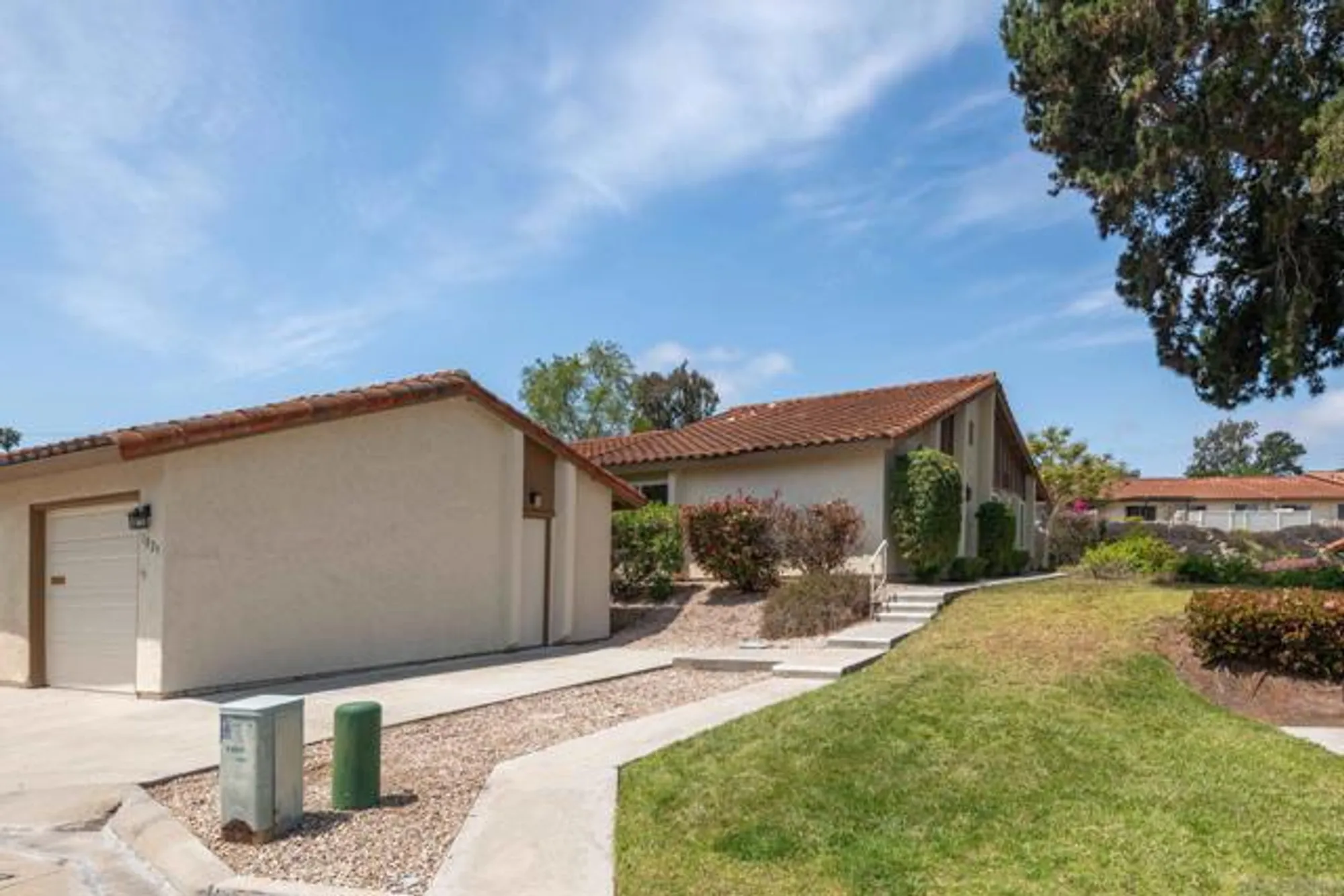 Property Slideshow image 2 of 36 | 1829 forestdale dr, Encinitas, CA, 92024