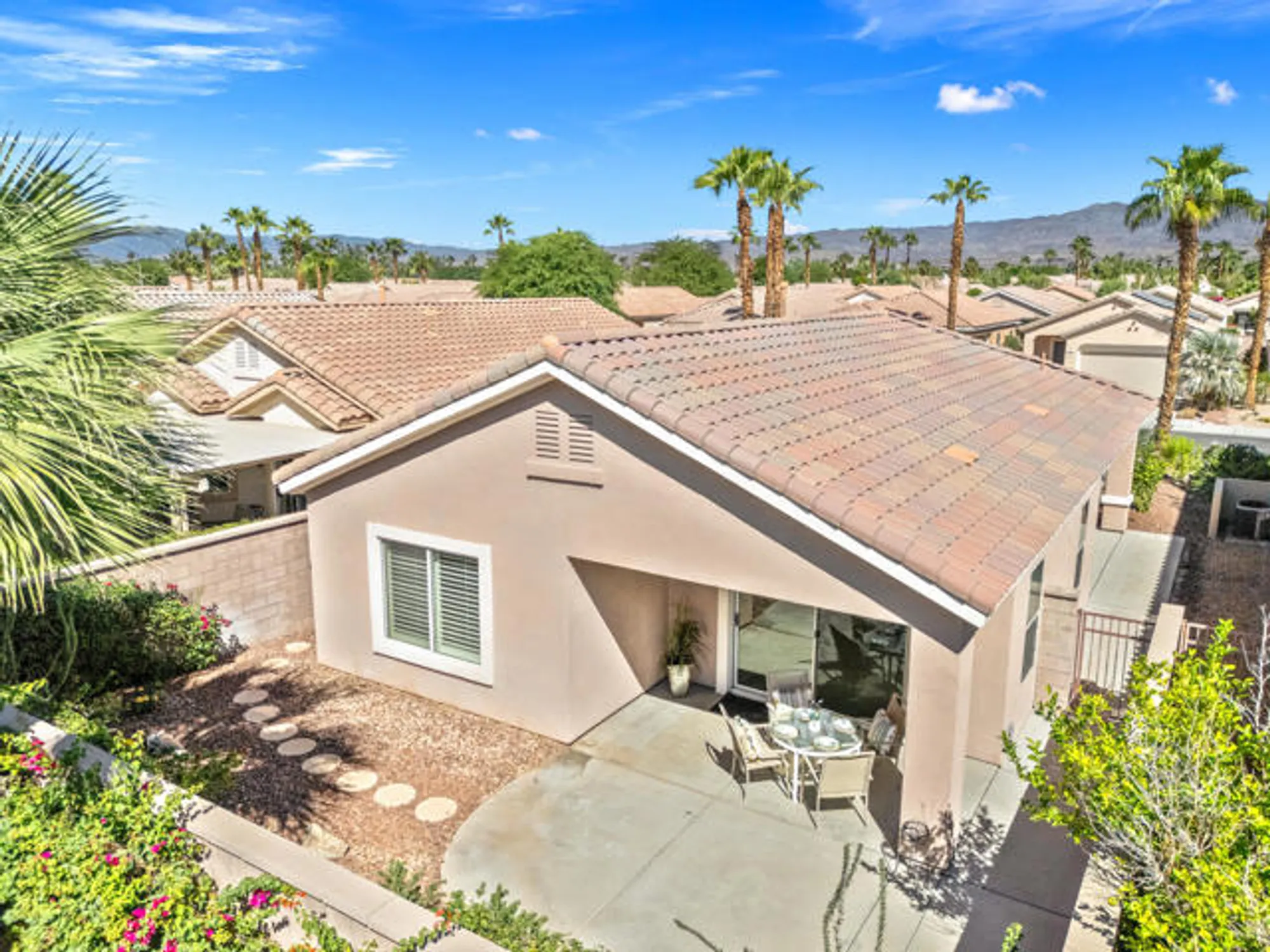 Property Slideshow image 27 of 30 | 78571 glastonbury way, Palm Desert, CA, 92211