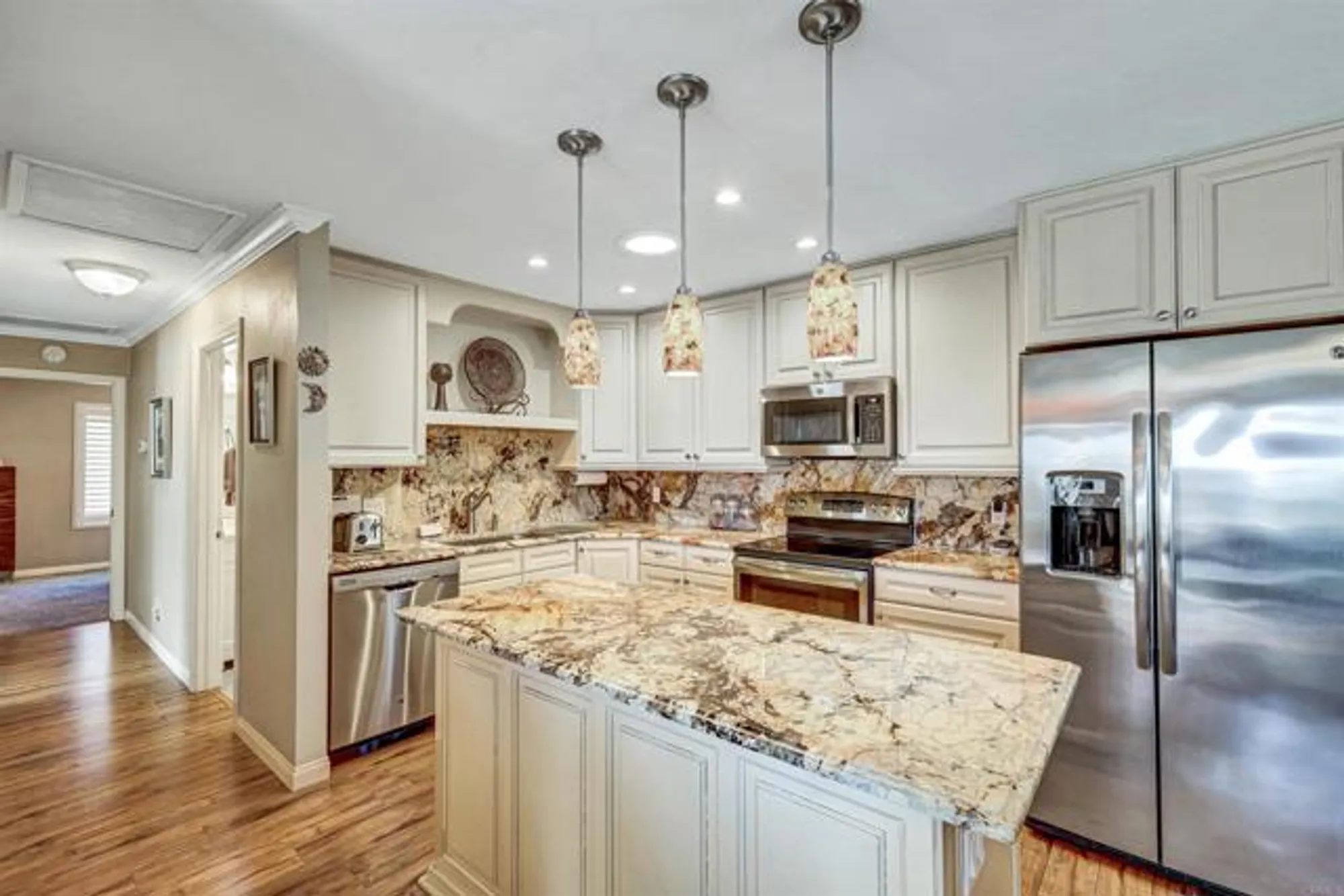 Property Slideshow image 7 of 18 | 1824 forestdale dr, Encinitas, CA, 92024