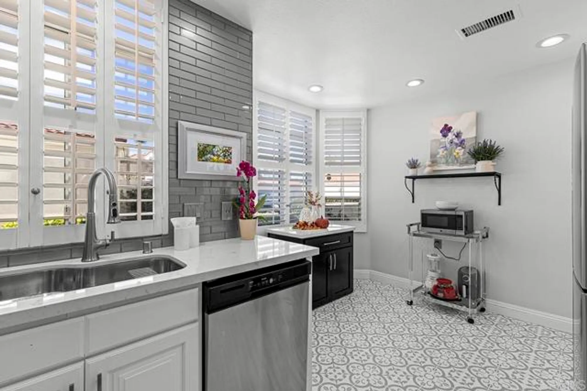 Property Slideshow image 16 of 39 | 3335 genoa way 111, Oceanside, CA, 92056