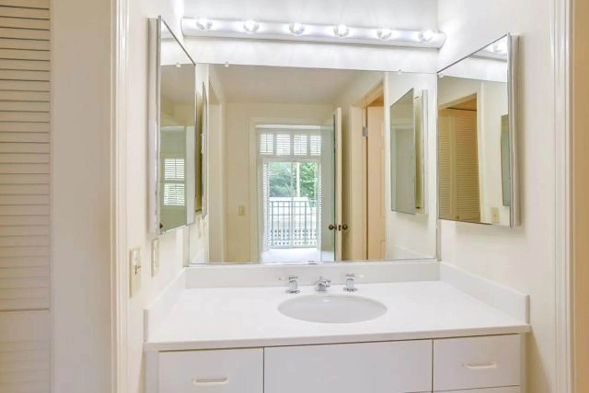 Property Slideshow image 36 of 66 | 1 baldwin ave 217, San Mateo, CA, 94401