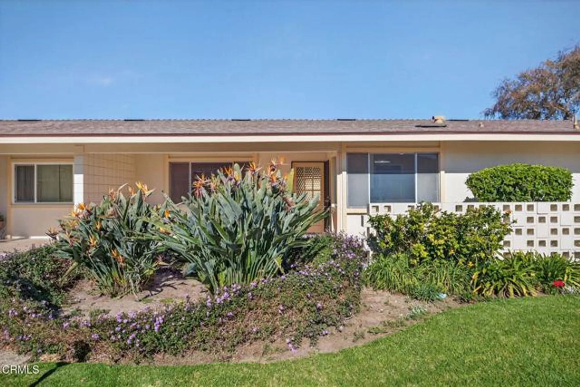 Property Slideshow image 4 of 60 | 135 e fiesta grn, Port Hueneme, CA, 93041