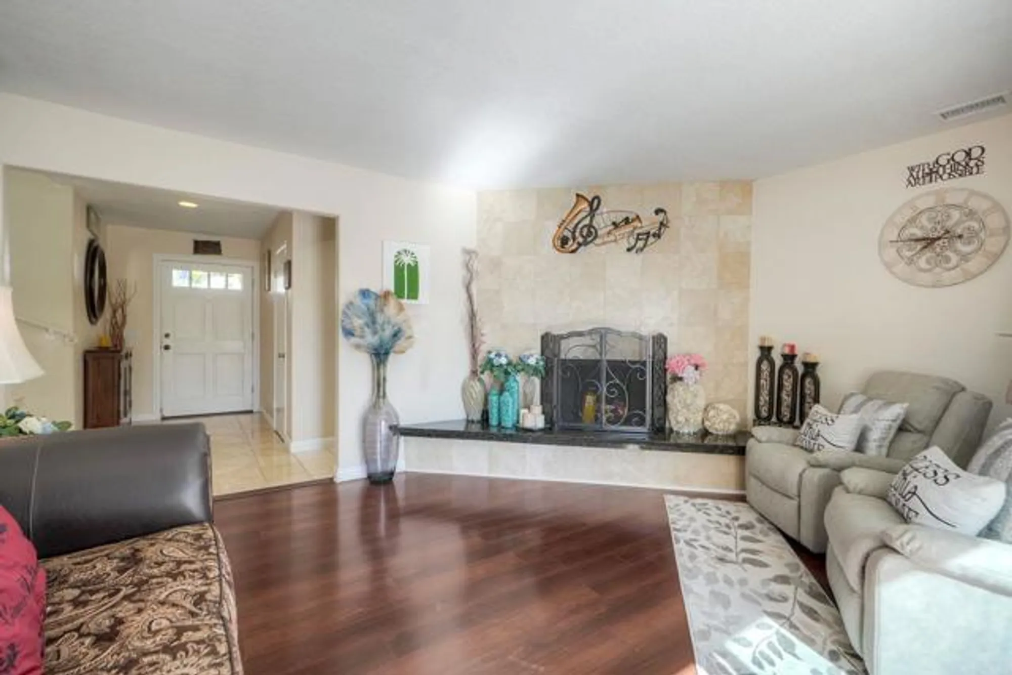 Property Slideshow image 15 of 46 | 10629 meadow glen way, Escondido, CA, 92026