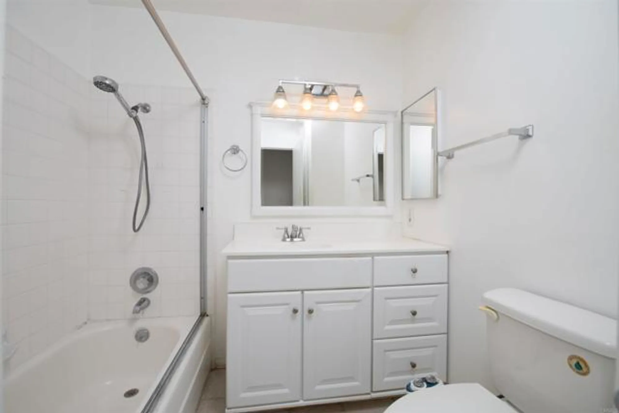 Property Slideshow image 13 of 30 | 3890 vista campana 78, Oceanside, CA, 92057