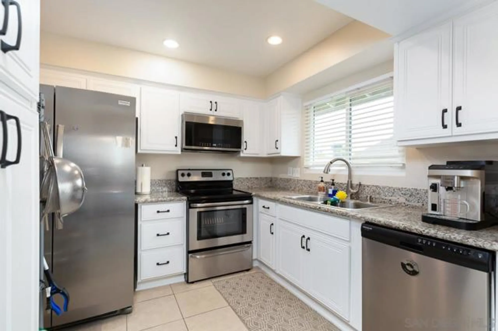 Property Slideshow image 6 of 22 | 3660 vista campana n unit 33, Oceanside, CA, 92057