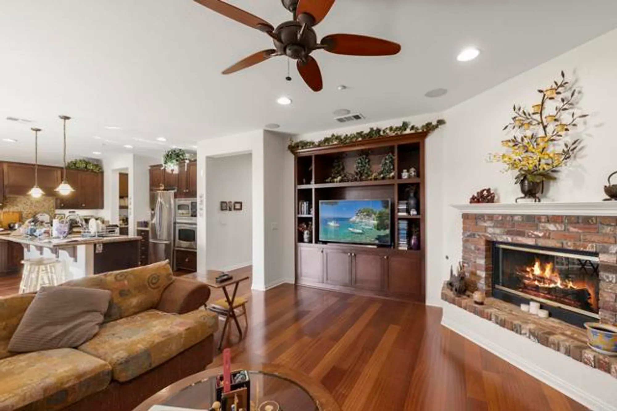 Property Slideshow image 9 of 34 | 10353 pinion trl, Escondido, CA, 92026