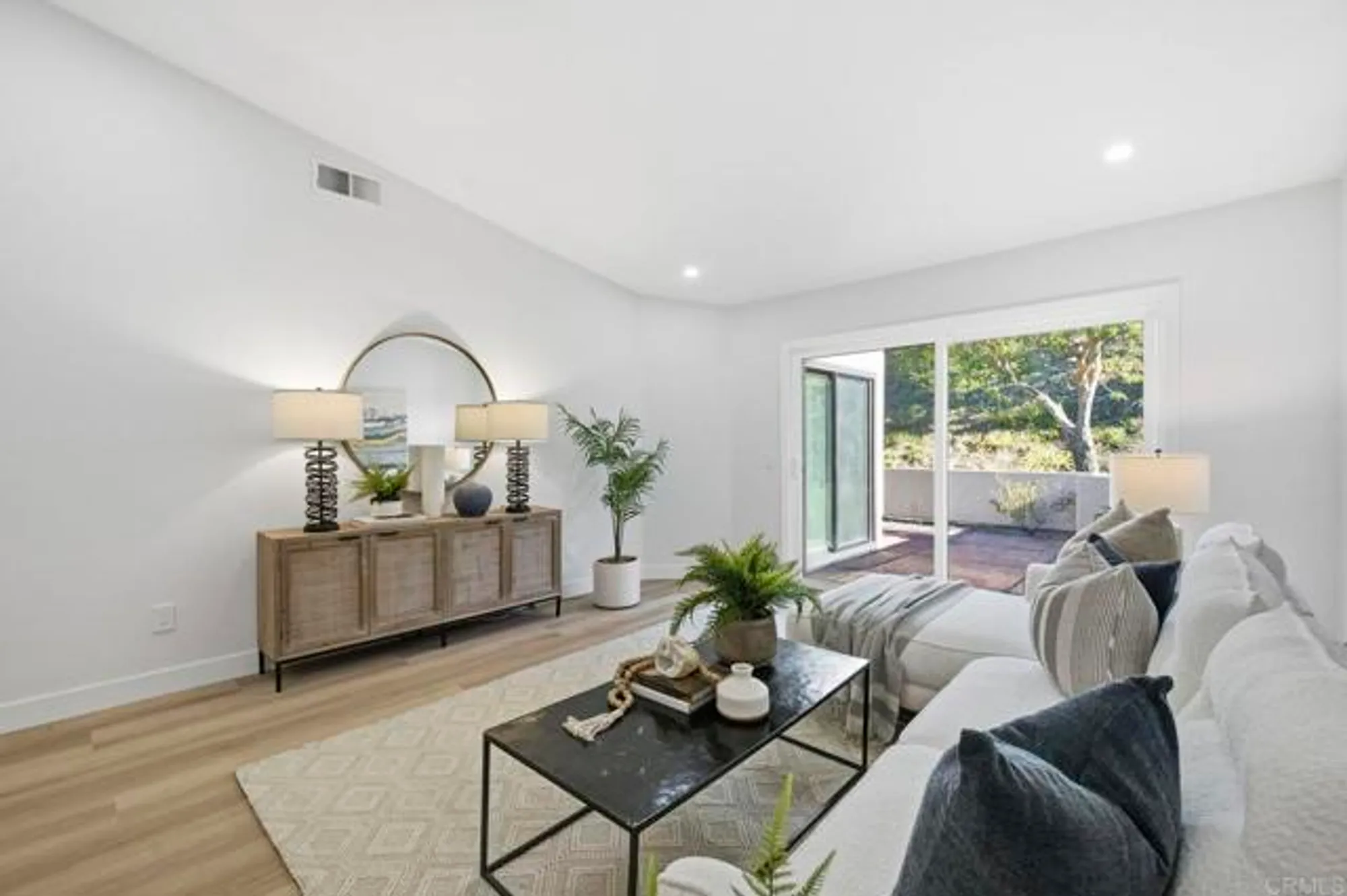 Property Slideshow image 14 of 55 | 18023 avenida alozdra, San Diego, CA, 92128