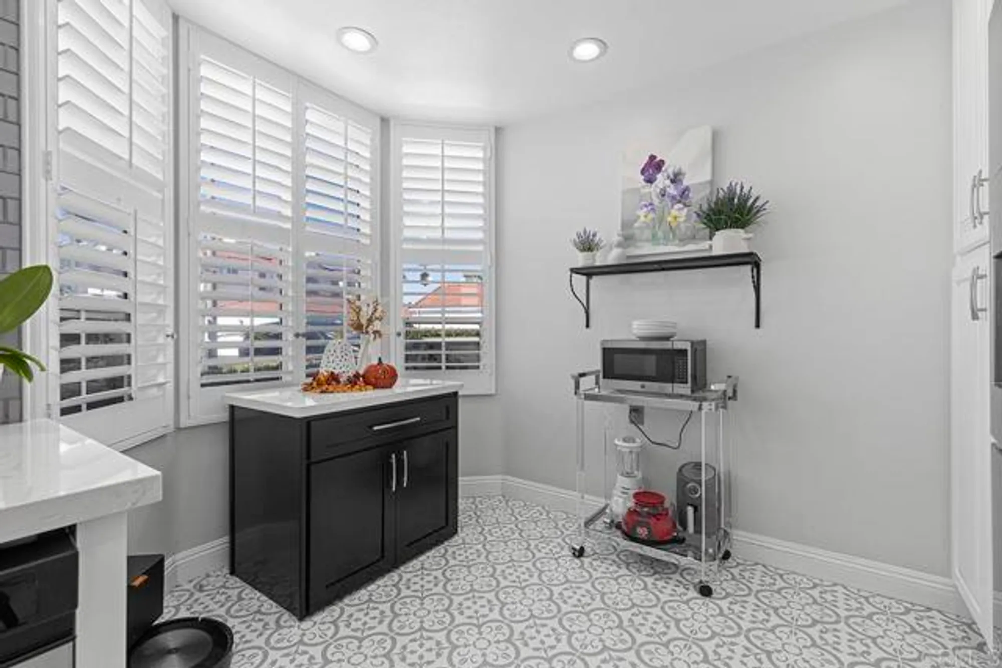 Property Slideshow image 17 of 39 | 3335 genoa way 111, Oceanside, CA, 92056