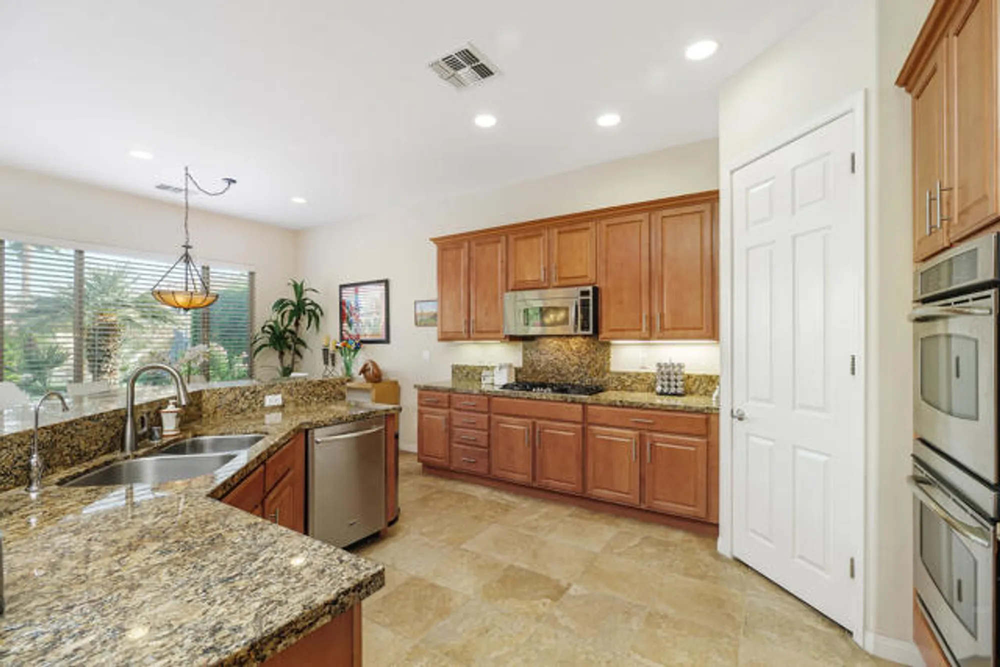 Property Slideshow image 12 of 29 | 40128 calle loma entrada, Indio, CA, 92203