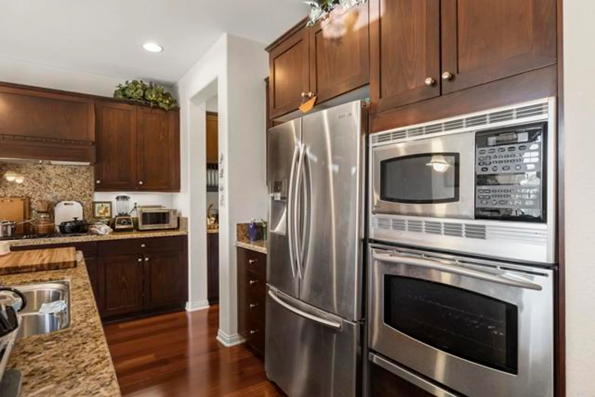 Property Slideshow image 11 of 34 | 10353 pinion trl, Escondido, CA, 92026